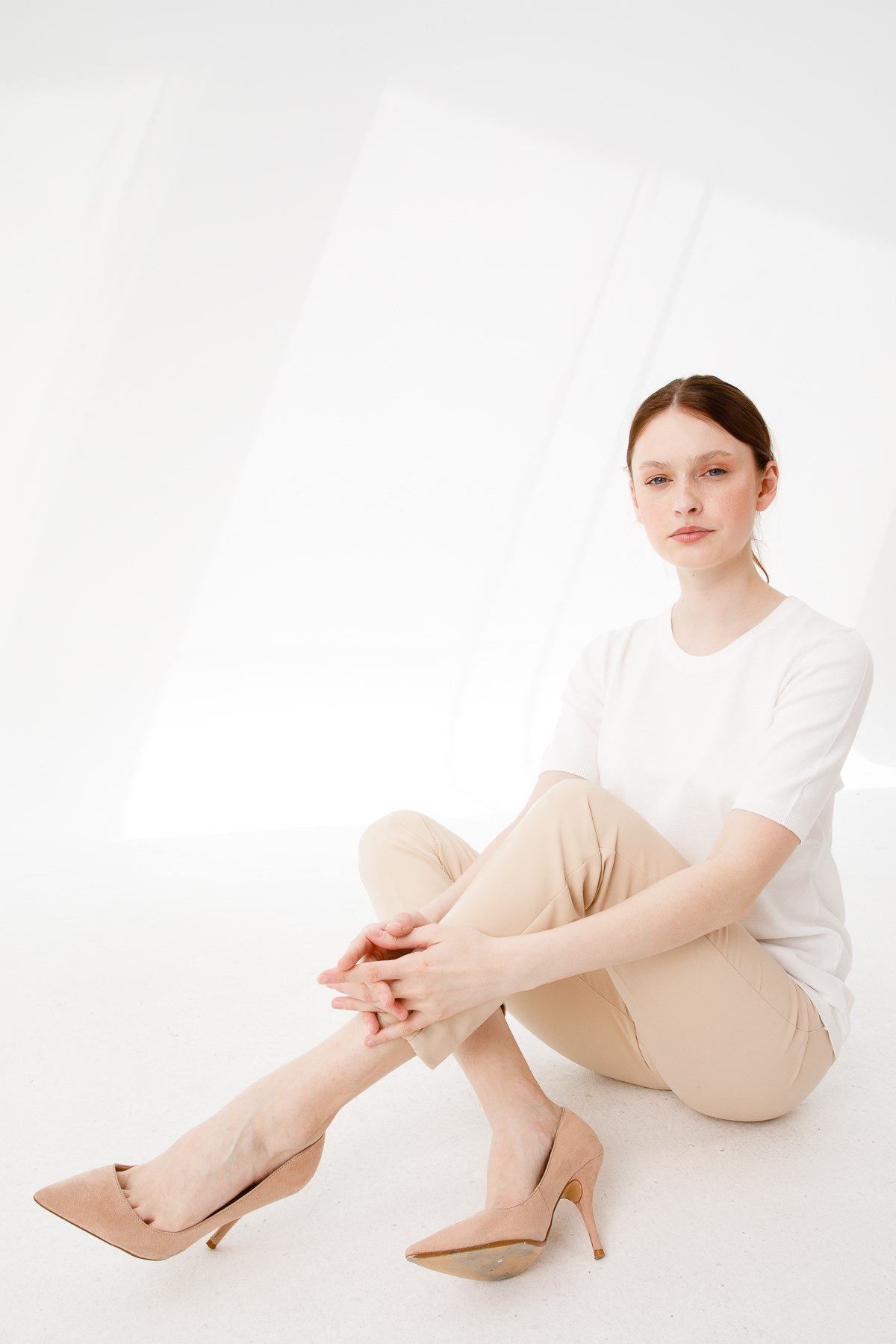 20344Женская блузка из лайкры кремового цвета