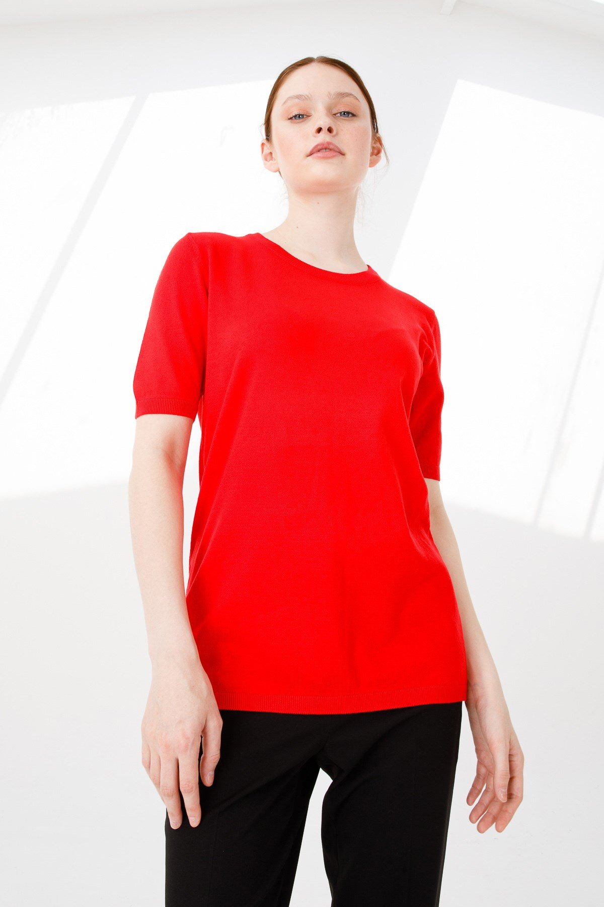 20344Kadın Likralı Kısa Kollu Sıfır Yaka Düz Bluz Mercan