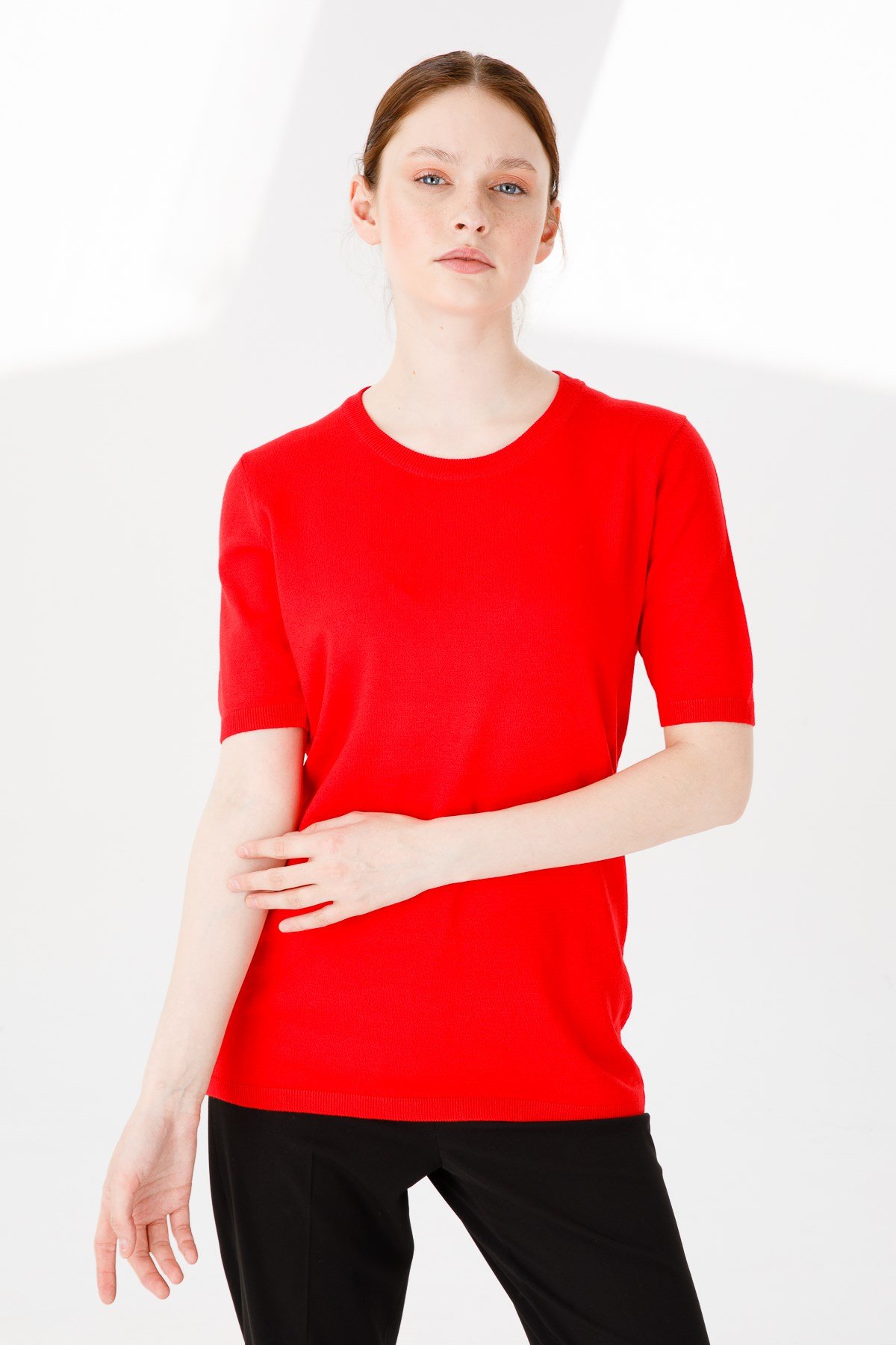 20344Kadın Likralı Kısa Kollu Sıfır Yaka Düz Bluz Mercan