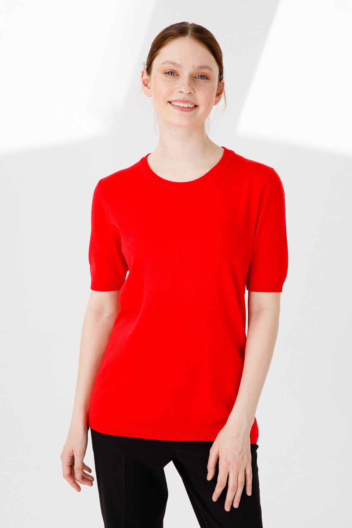 20344Kadın Likralı Kısa Kollu Sıfır Yaka Düz Bluz Mercan