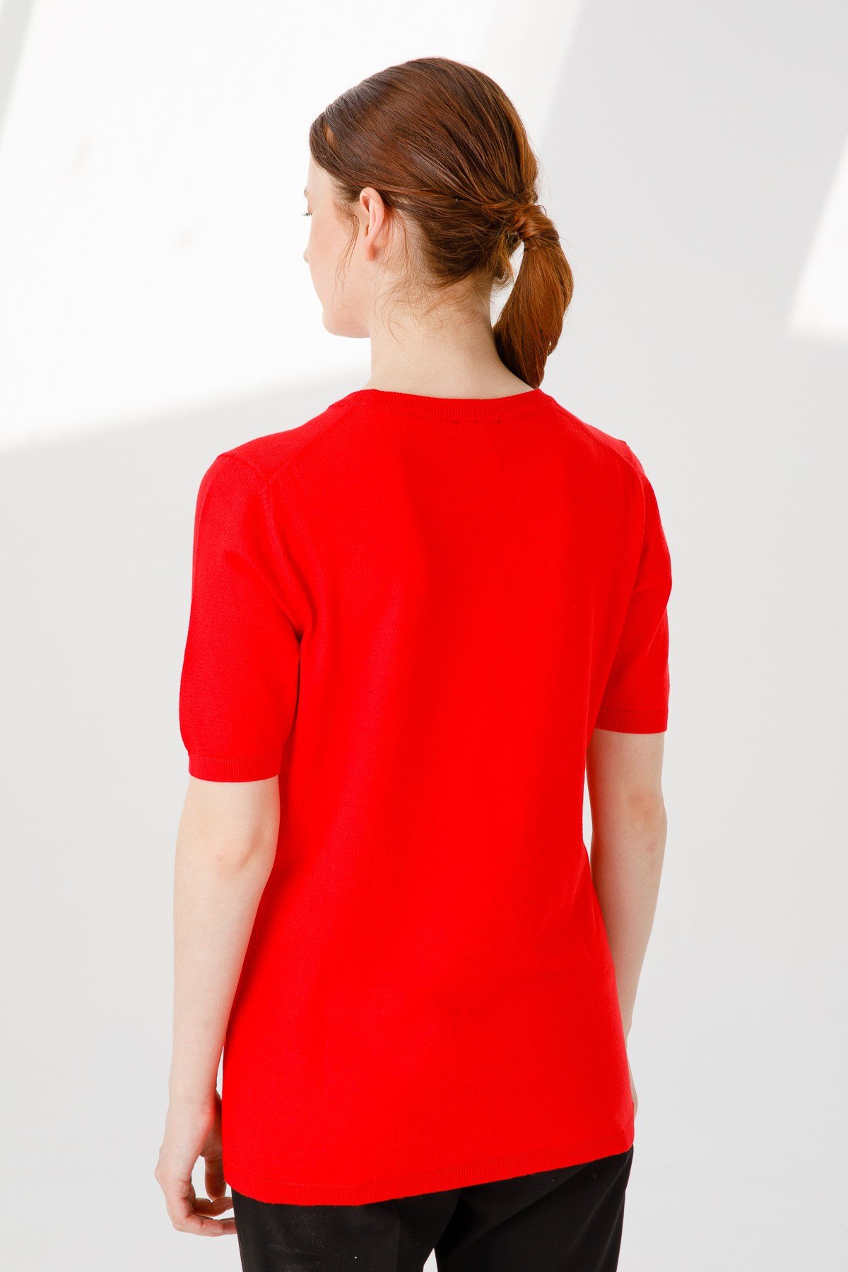 20344Kadın Likralı Kısa Kollu Sıfır Yaka Düz Bluz Mercan