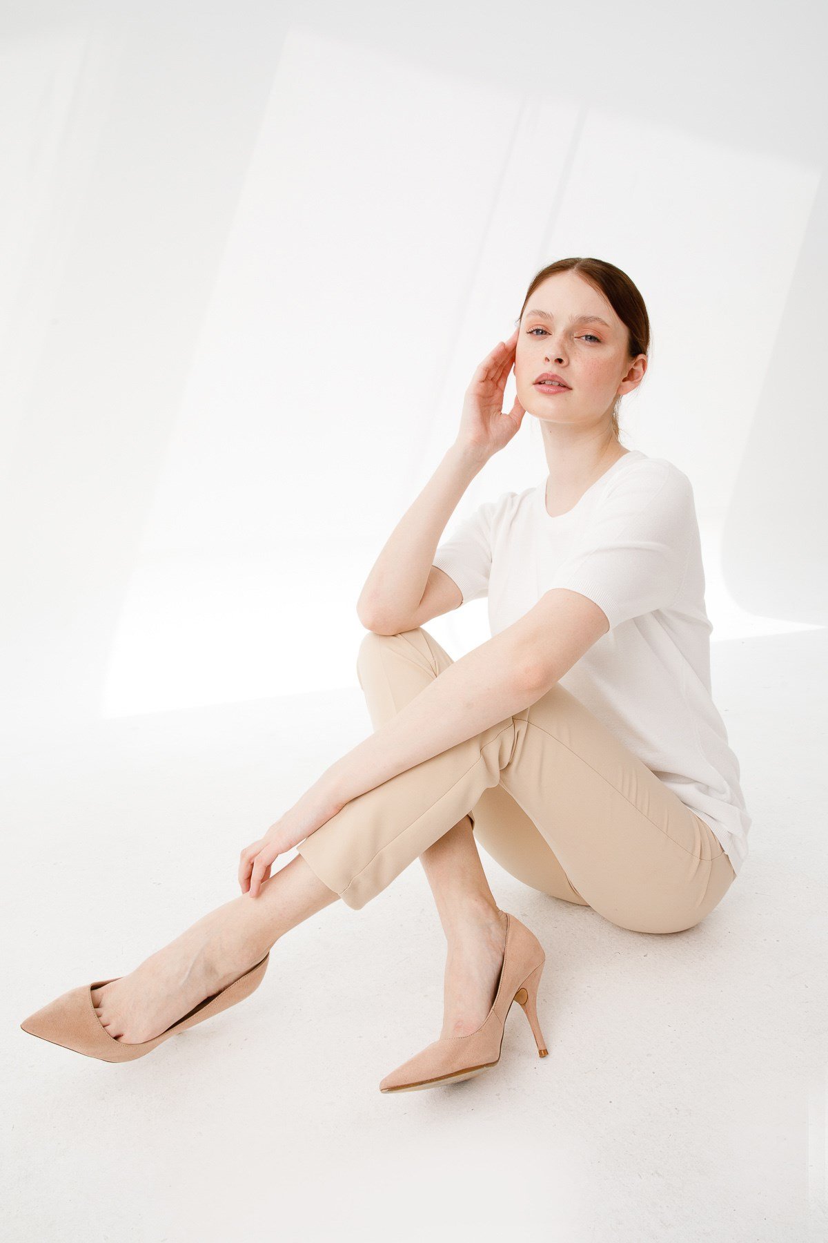 20344Женская блузка из лайкры кремового цвета