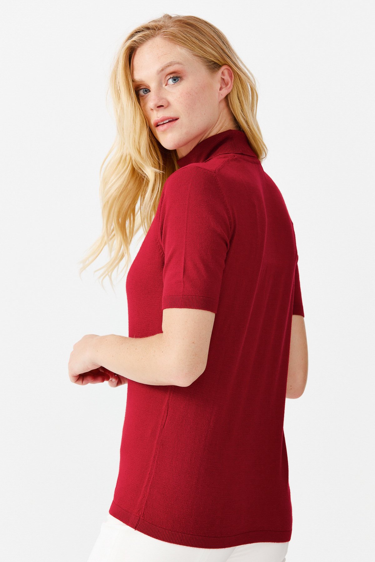 20346Женская блузка с водолазкой из лайкры ТЕМНО-КРАСНЫЙ