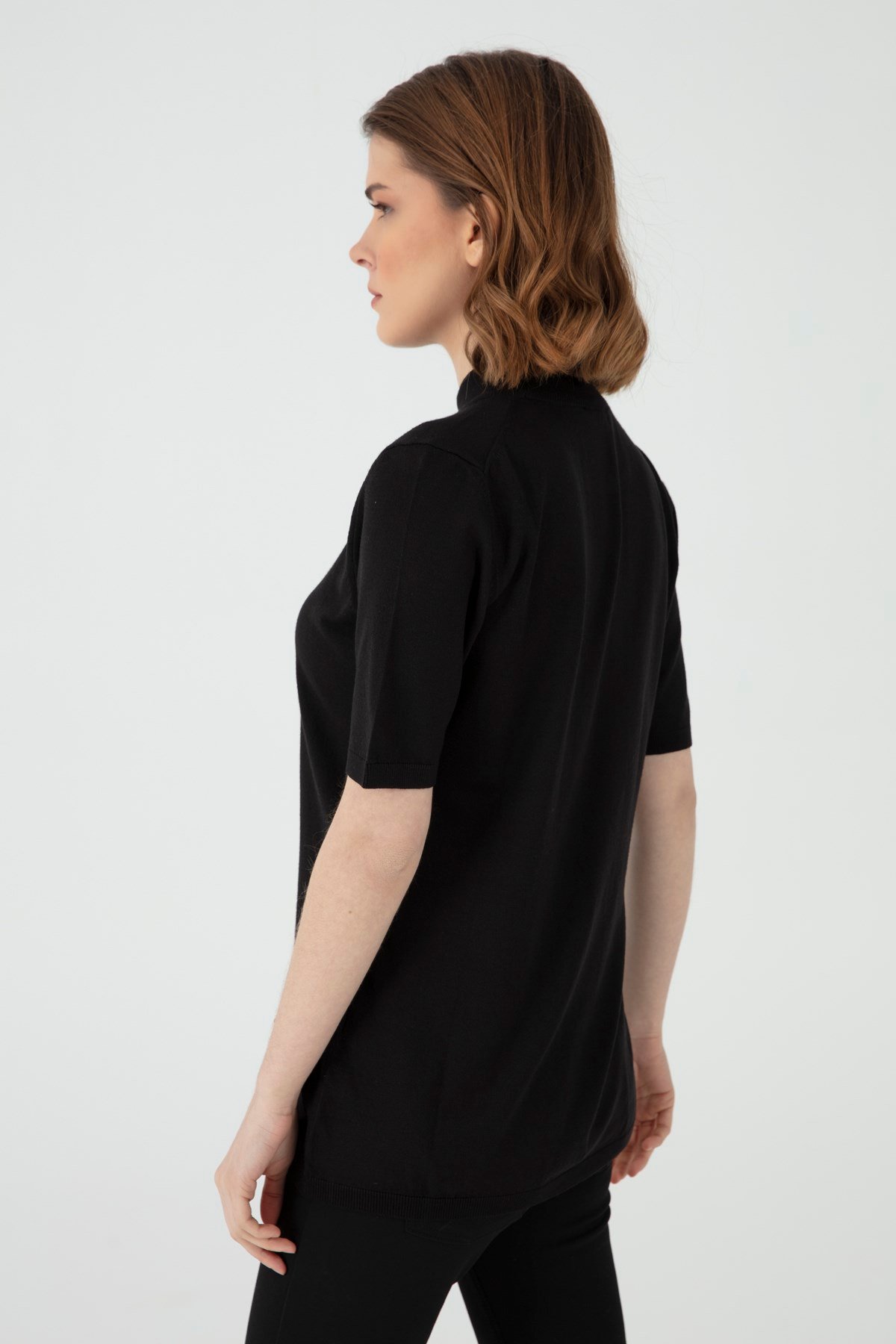 20345Kadın Likralı Kısa Kollu Yarım Balıkçı Bluz Siyah