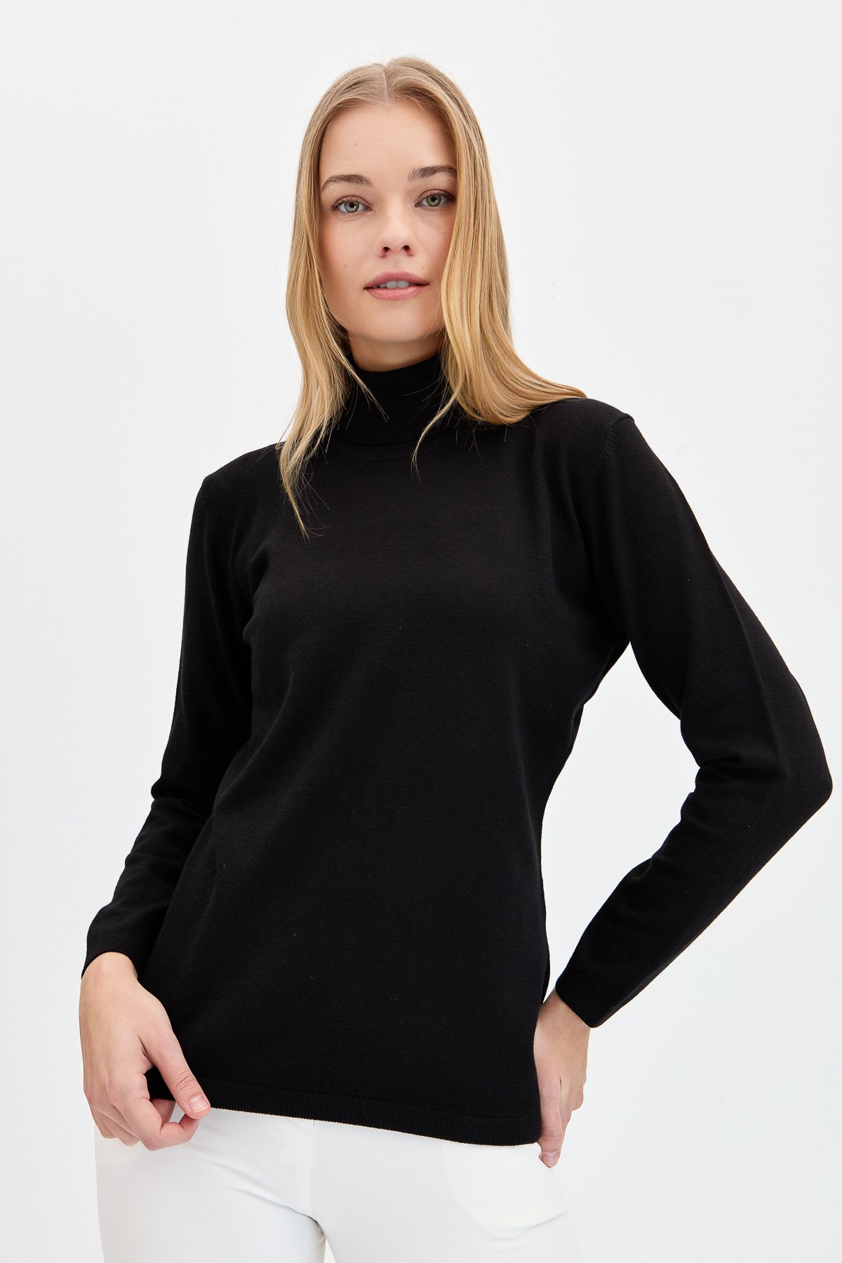 20017Женская базовая блузка из лайкры черный