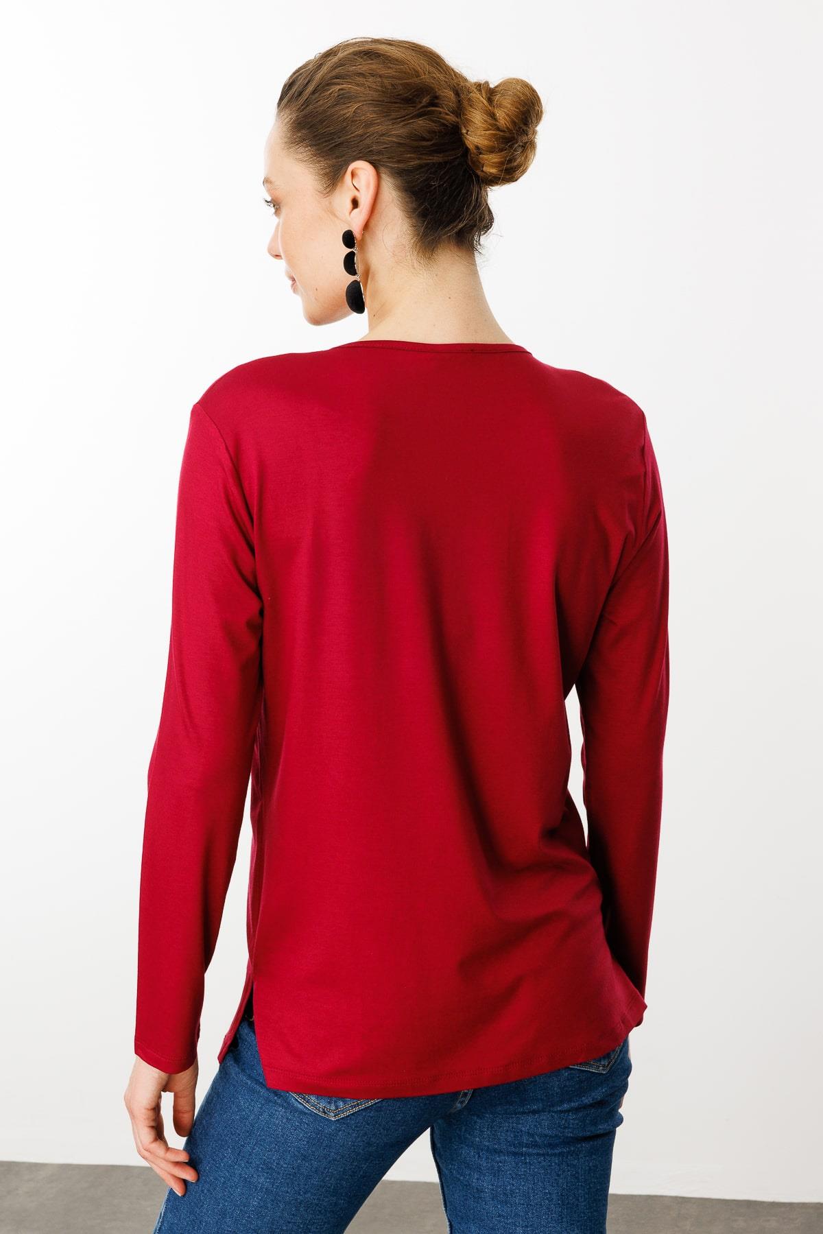 25702Kadın Nakış İşlemeli Uzun Kollu Penye Bluz Vişne