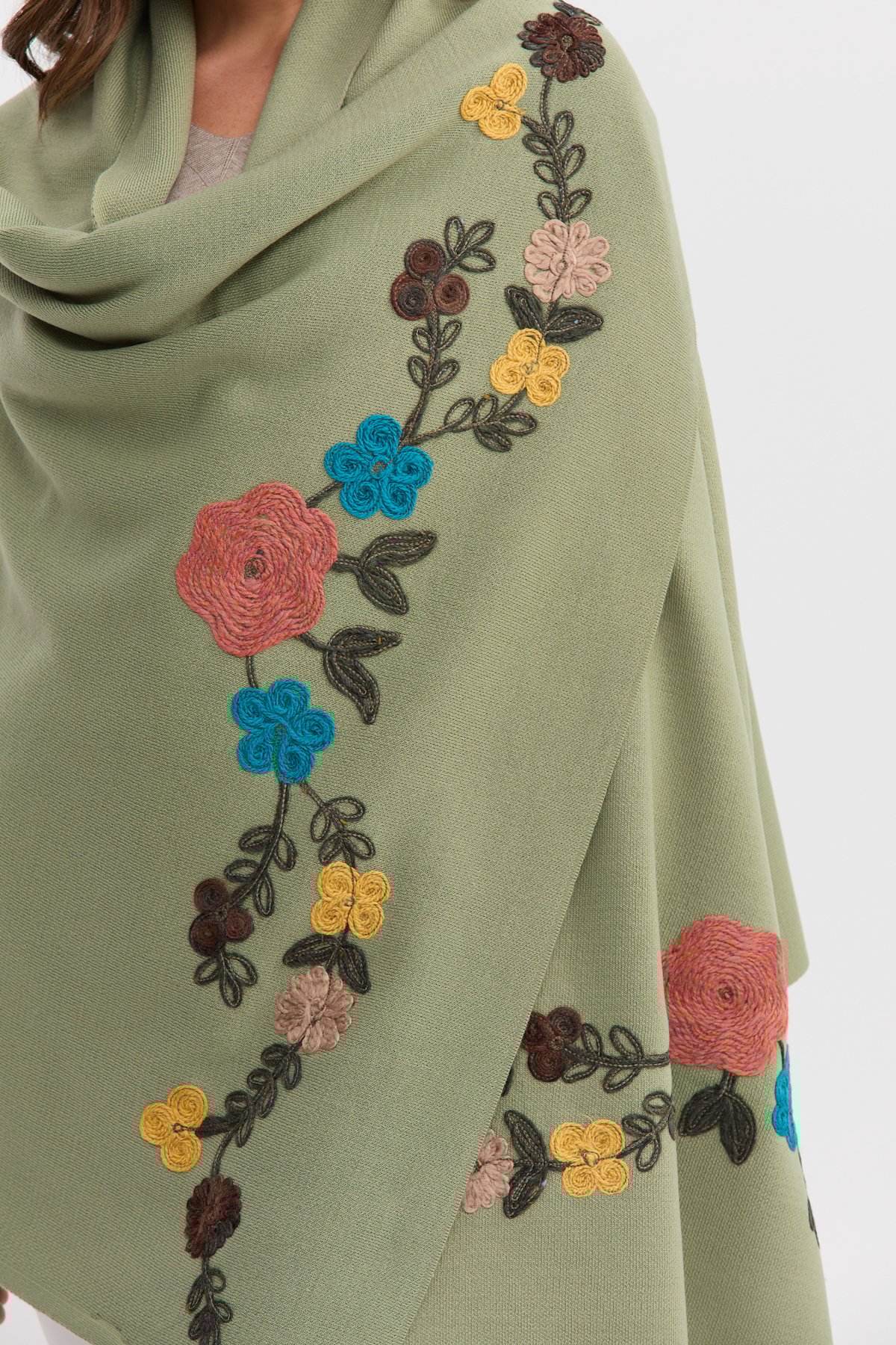 22175Kadın Nakışlı Büyük Şal A.Çağla