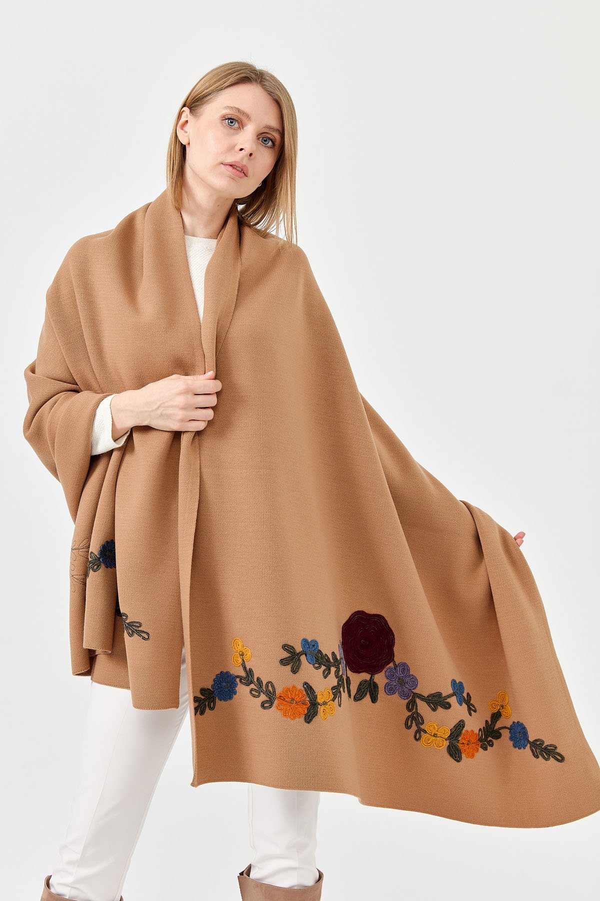 22175Kadın Nakışlı Büyük Şal Biscuvit