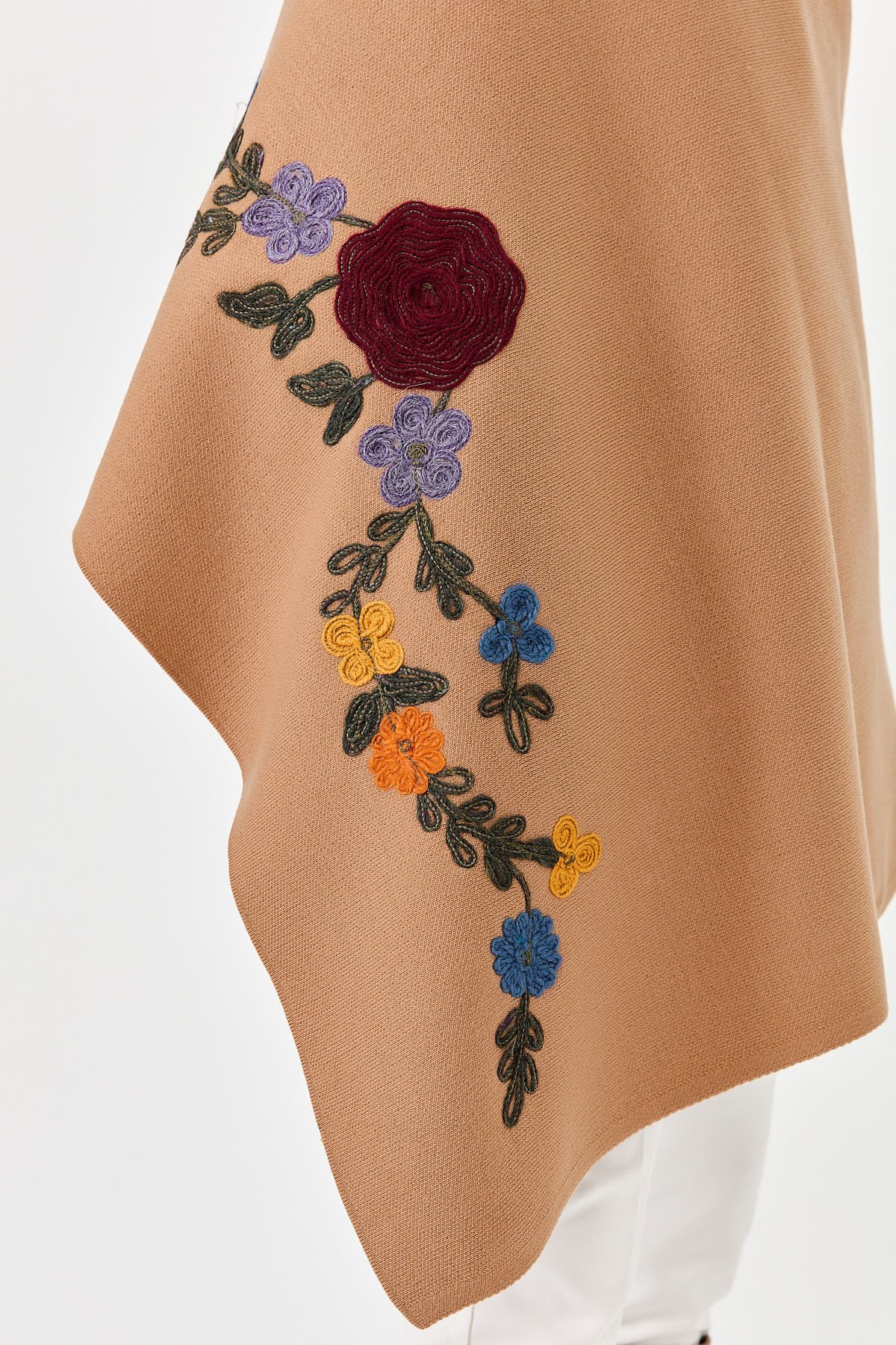 22175Kadın Nakışlı Büyük Şal Biscuvit