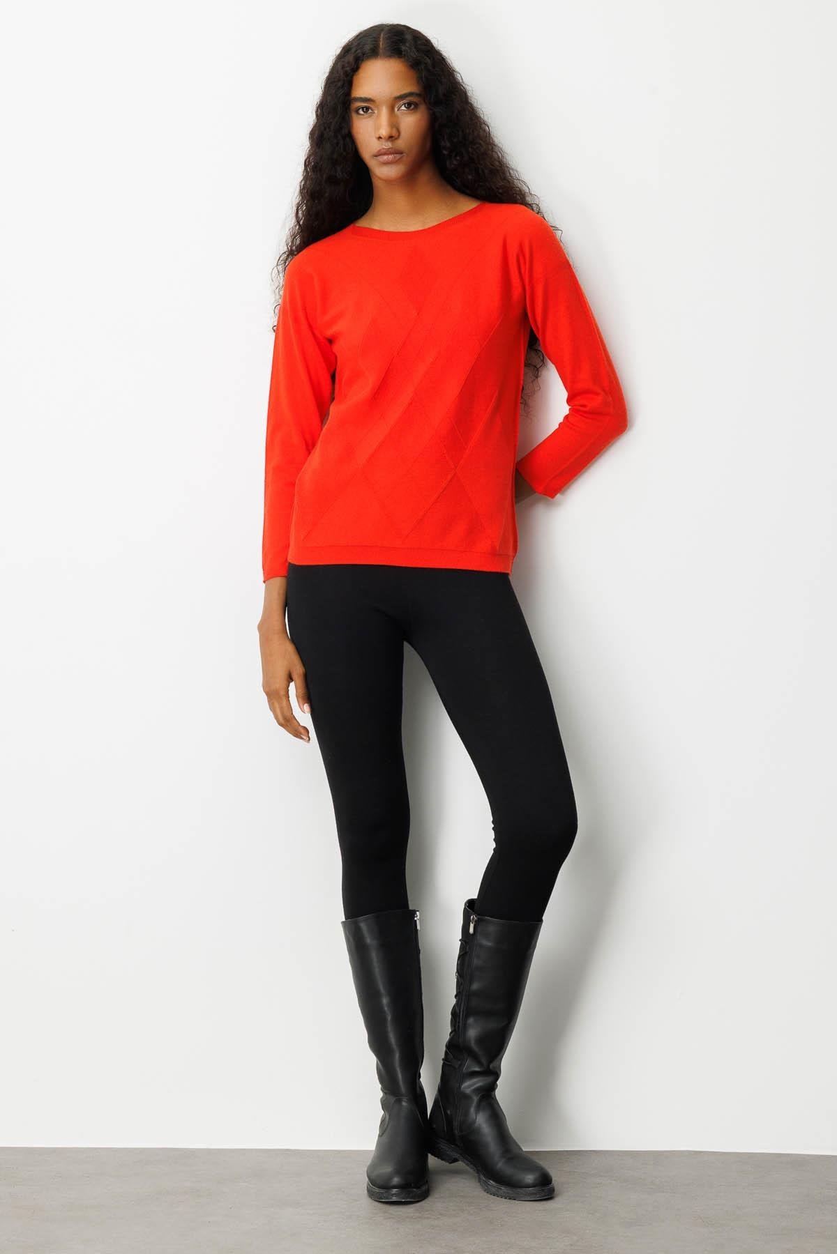 25254Kadın Önü Baklavalı Yan Örgü Kazak Mercan