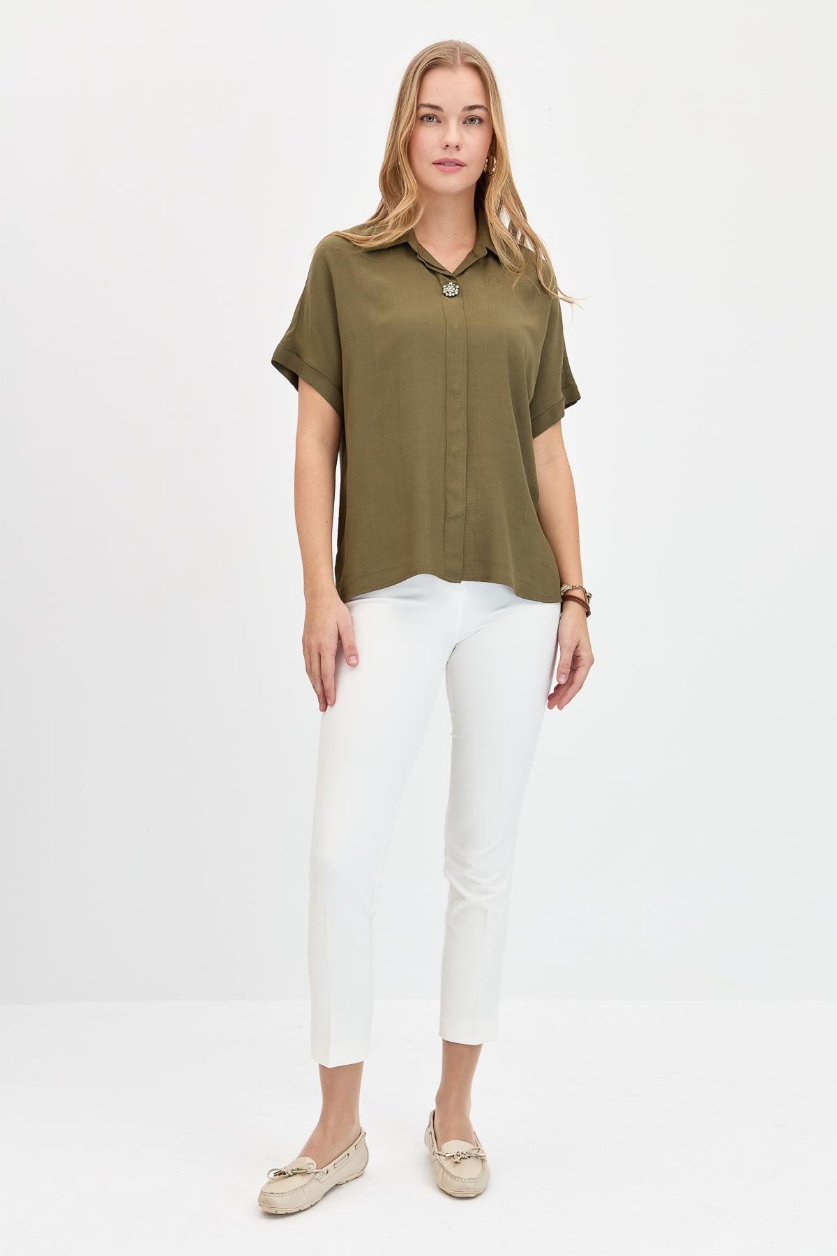 KMY24064Kadın Önü Broşlu Maroken Gömlek Haki