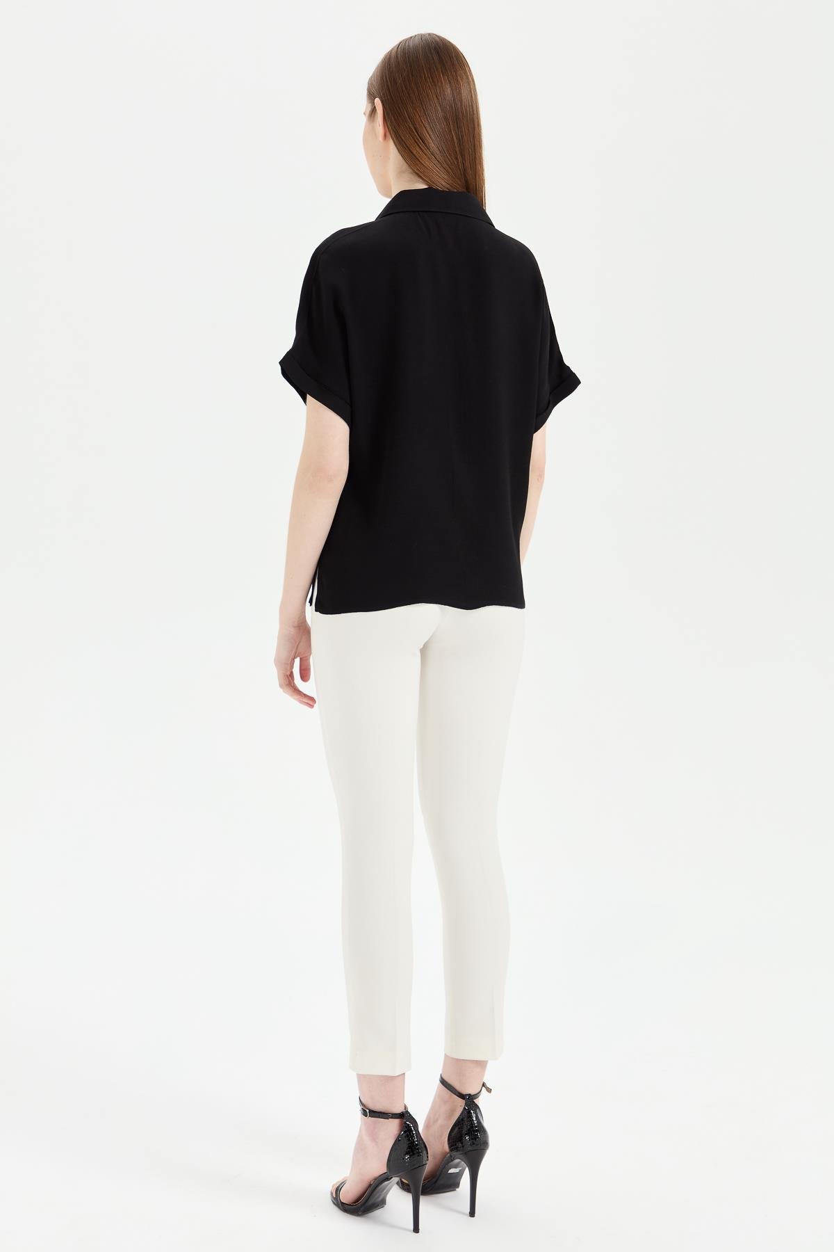 KMY24064Женская рубашка с брошью спереди