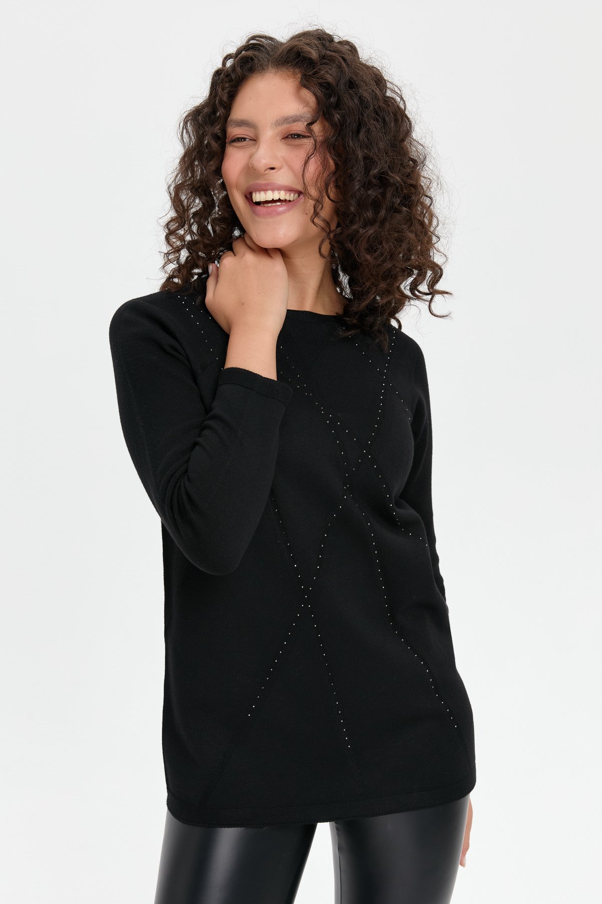 24190Kadın Önü Çapraz Desenli Taşlı Dikişsiz Kazak Siyah