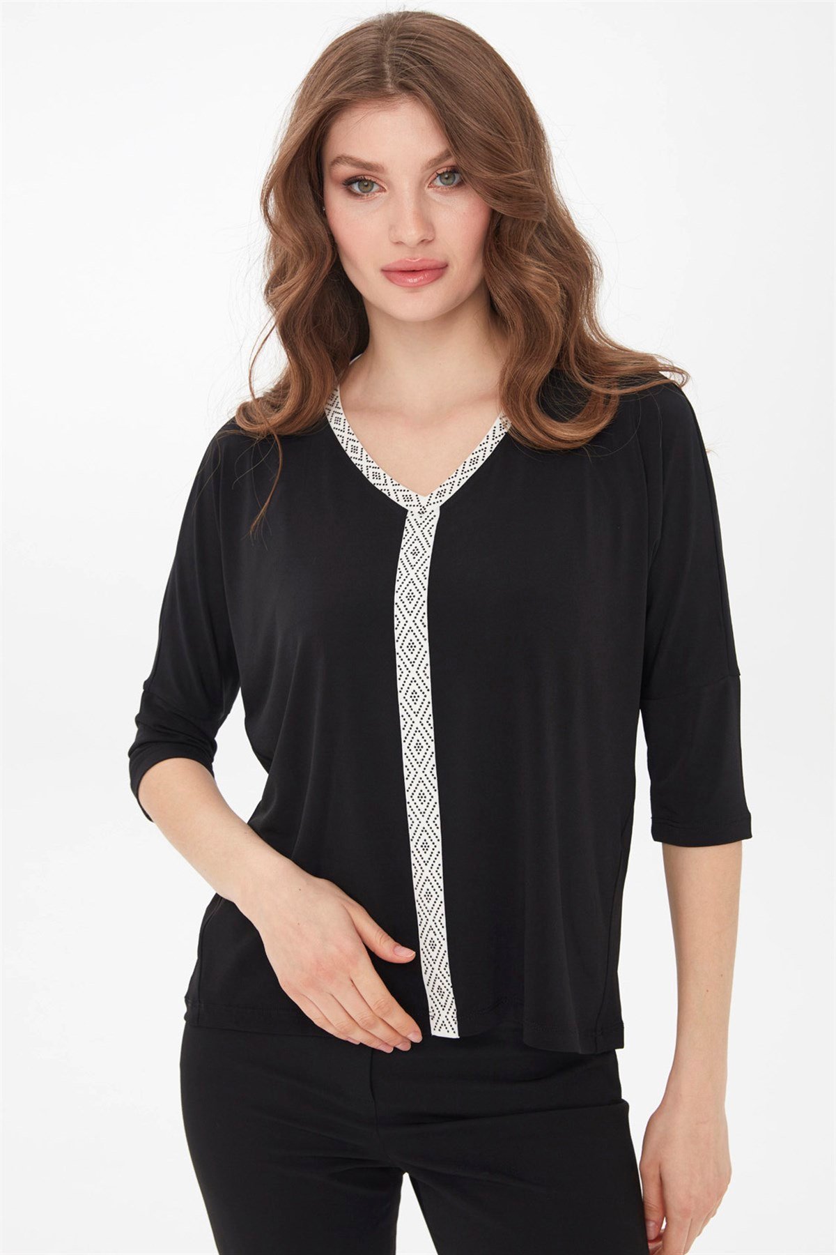 21721Kadın Önü Taş İşlemeli Truvakar Kol Bluz Siyah