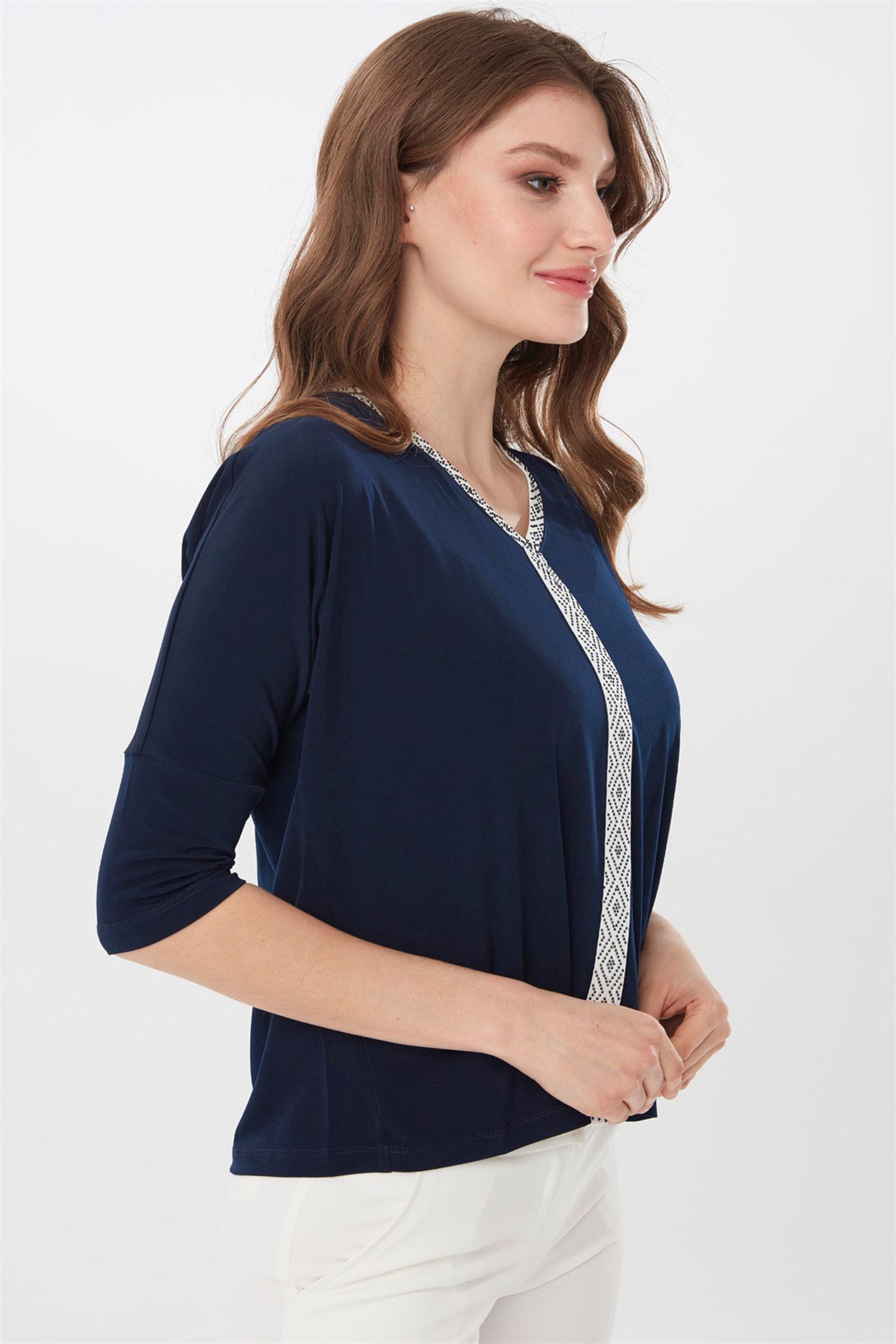 21721Kadın Önü Taş İşlemeli Truvakar Kol Bluz Laci