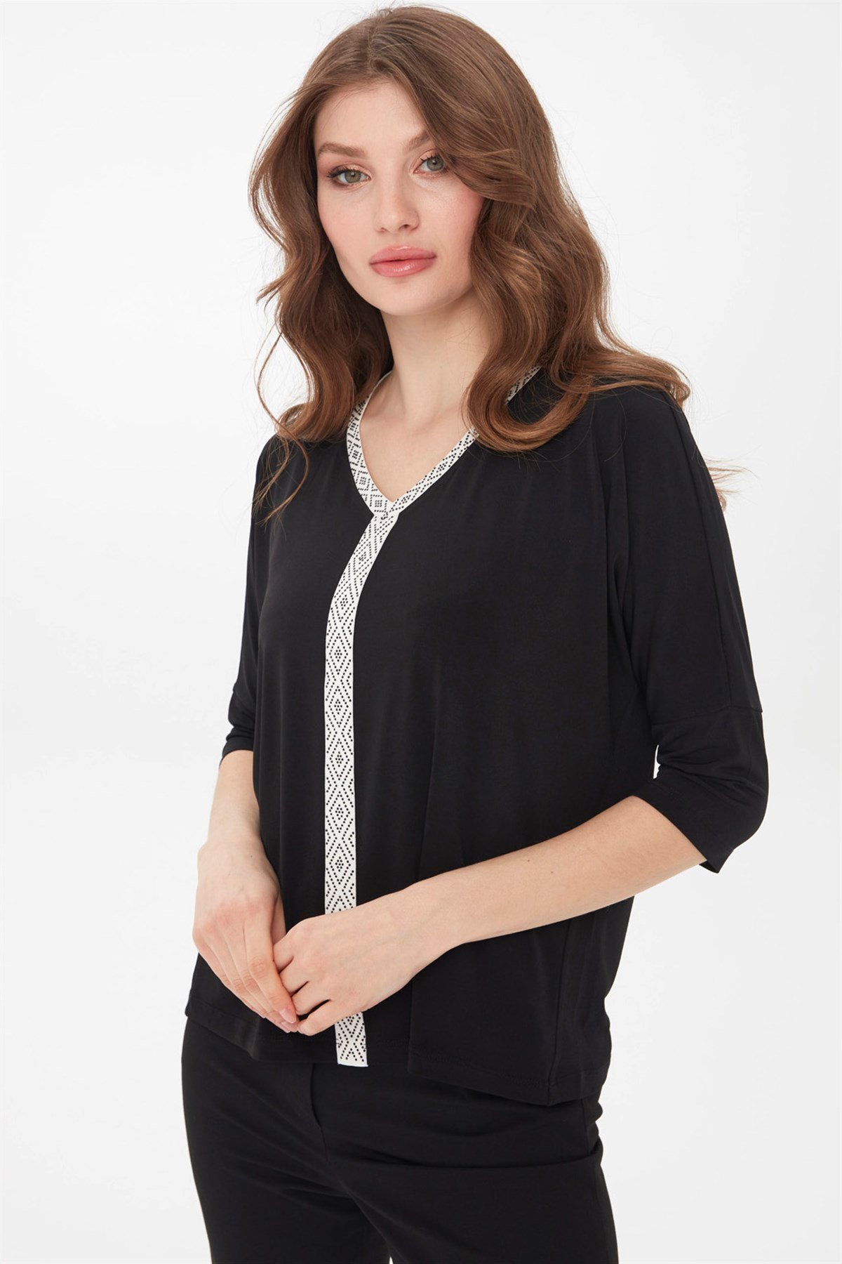 21721Kadın Önü Taş İşlemeli Truvakar Kol Bluz Siyah