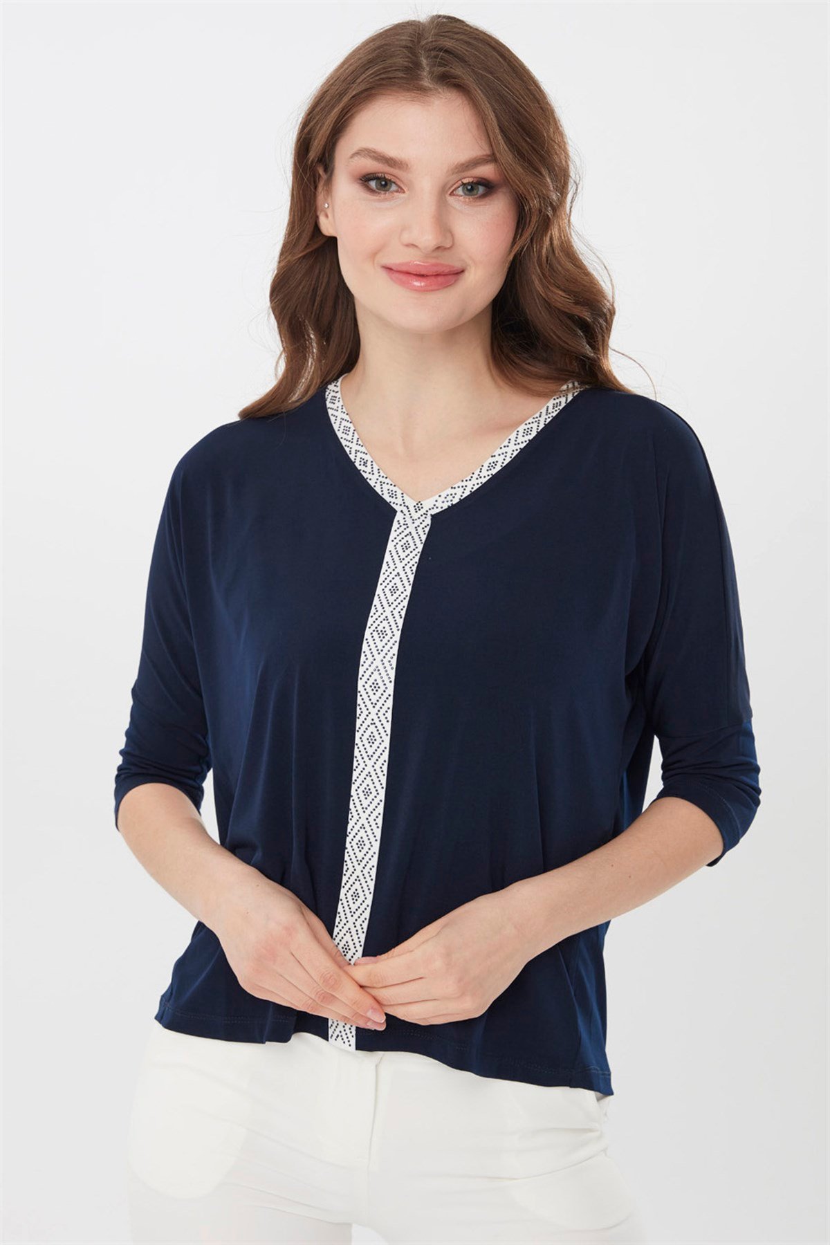 21721Kadın Önü Taş İşlemeli Truvakar Kol Bluz Laci