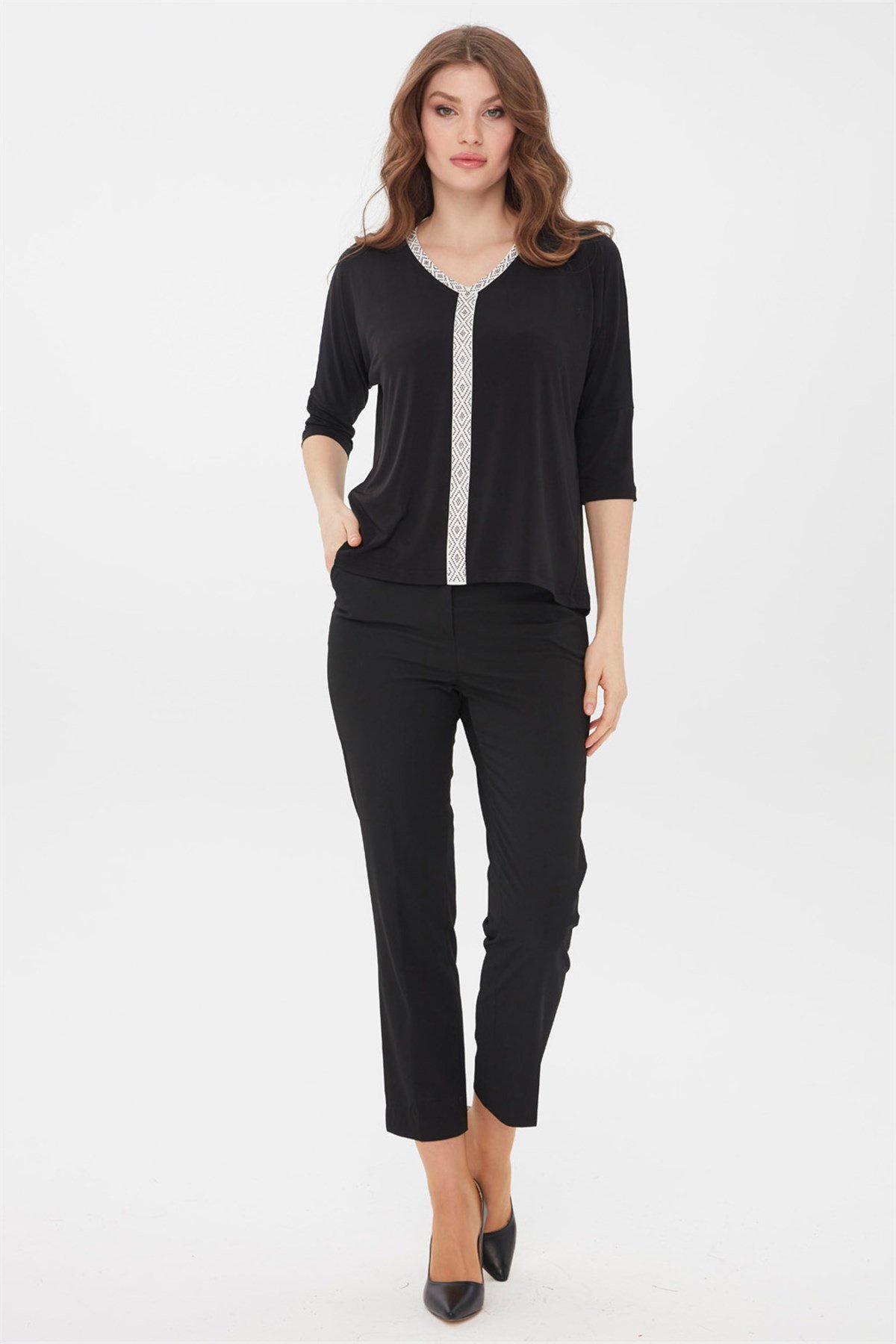 21721Kadın Önü Taş İşlemeli Truvakar Kol Bluz Siyah