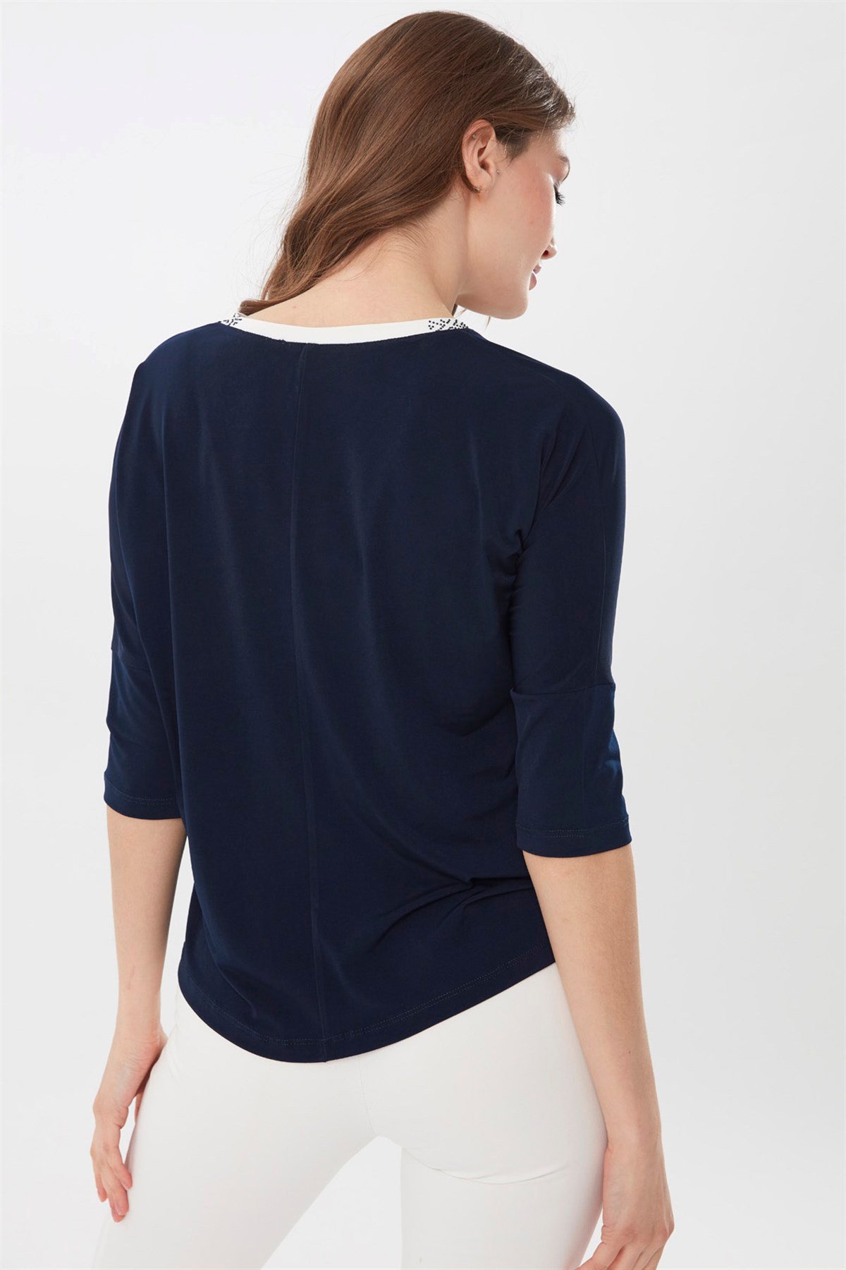 21721Kadın Önü Taş İşlemeli Truvakar Kol Bluz Laci