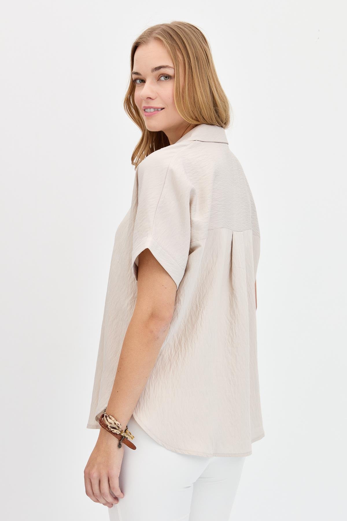 23459Kadın Önü Tokalı Bluz Bej