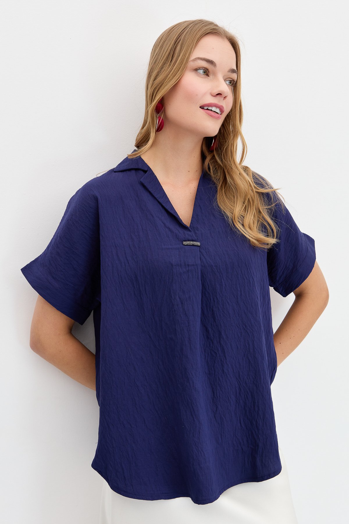 23459Kadın Önü Tokalı Bluz Lacivert