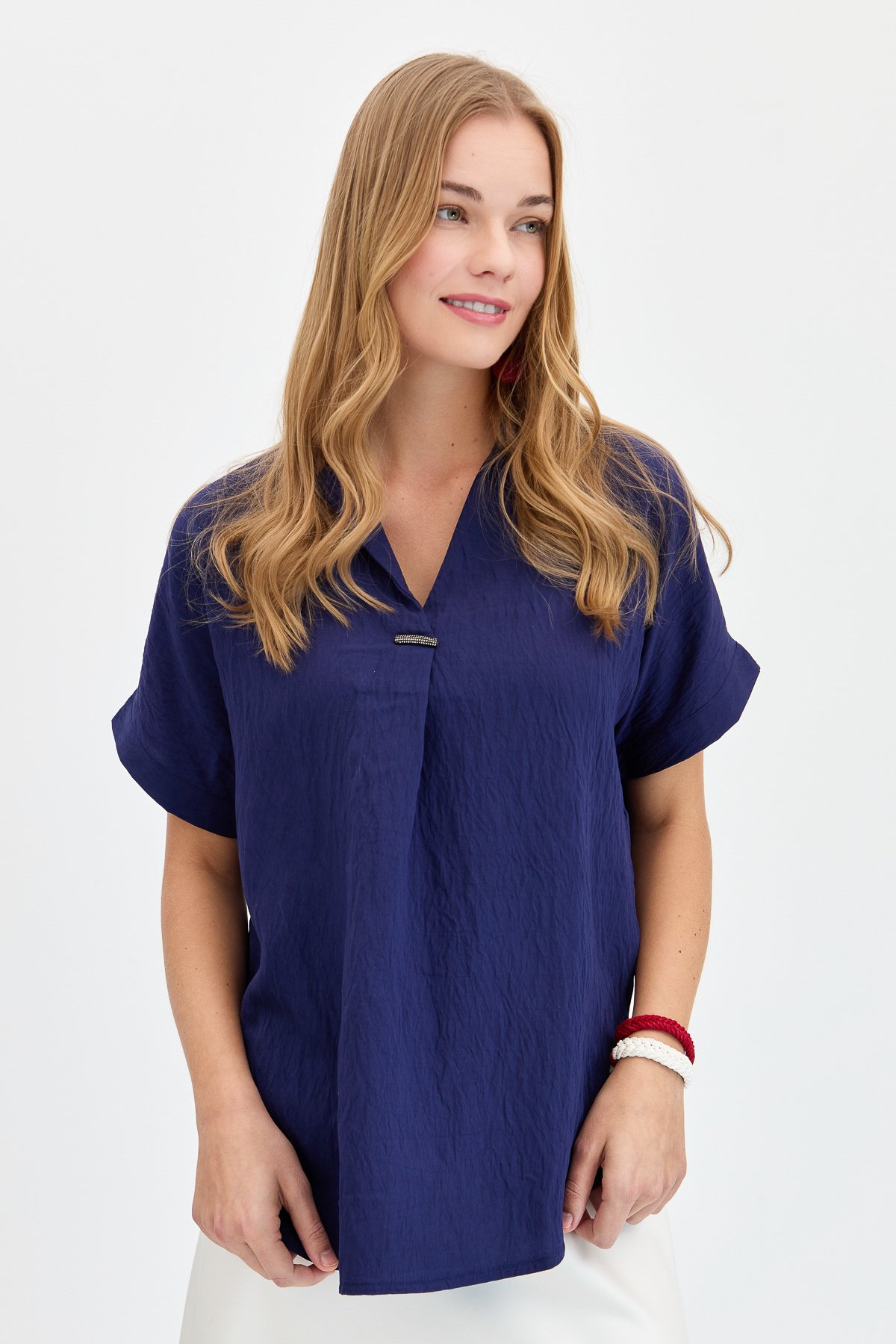 23459Kadın Önü Tokalı Bluz Lacivert