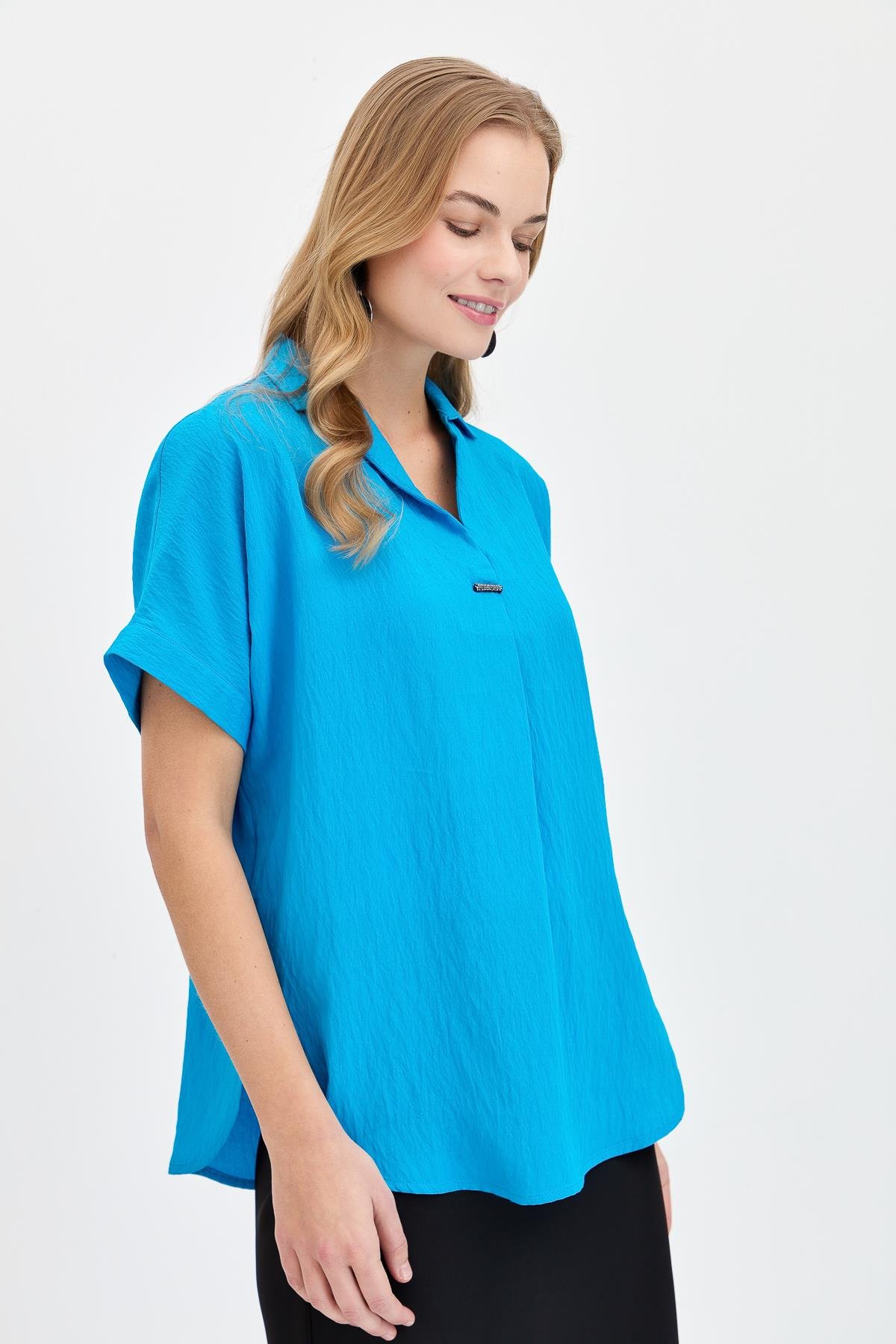 23459Kadın Önü Tokalı Bluz Mavi