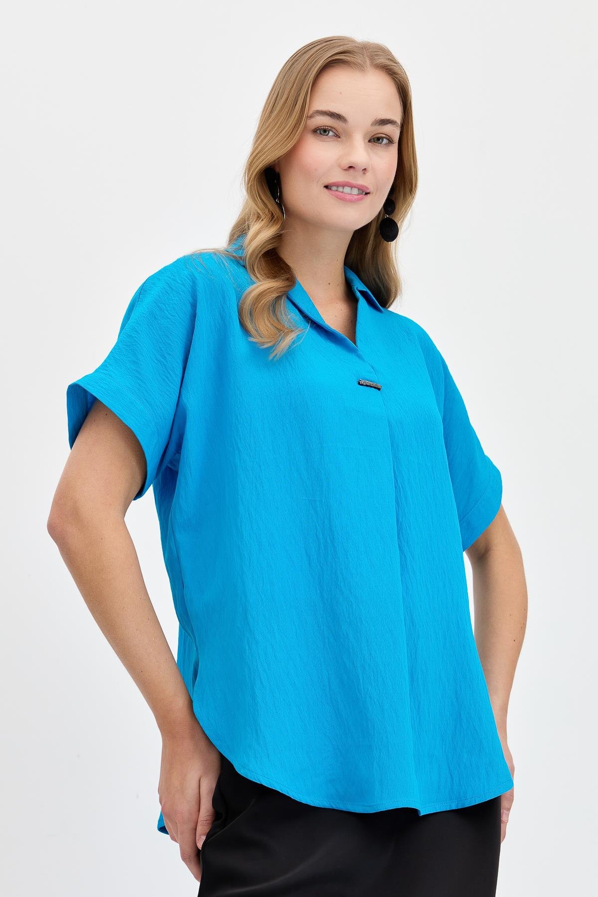 23459Kadın Önü Tokalı Bluz Mavi