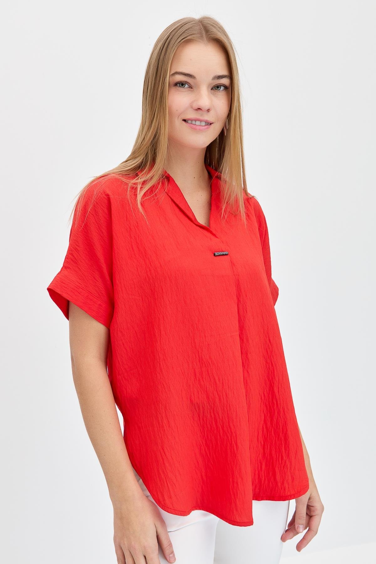 23459Kadın Önü Tokalı Bluz Mercan