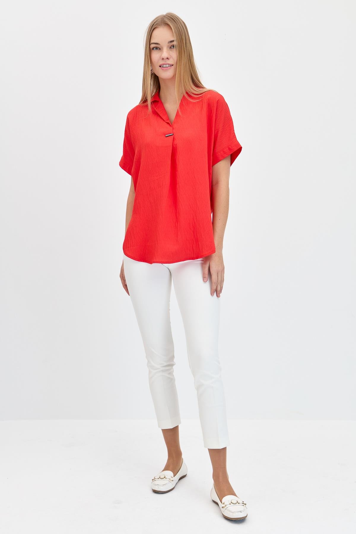 23459Kadın Önü Tokalı Bluz Mercan