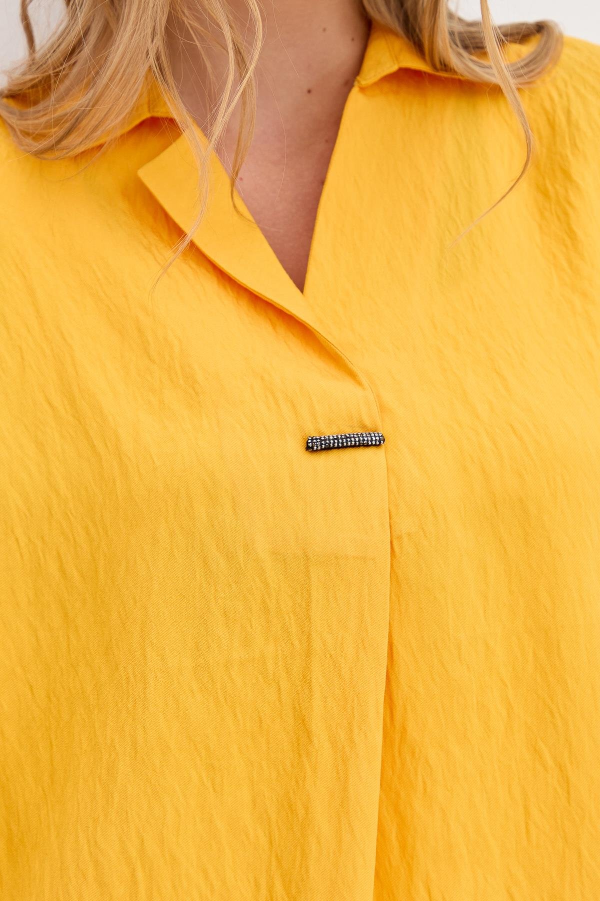 23459Kadın Önü Tokalı Bluz Sarı