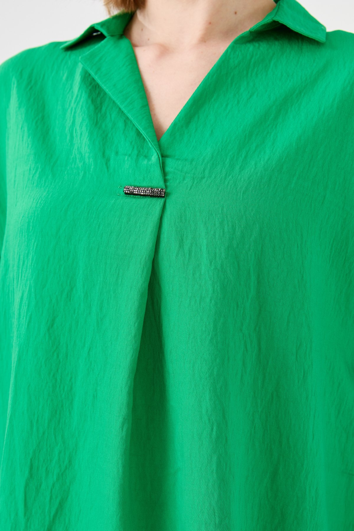 23459Kadın Gömlek Yaka Tokalı Penye T-shirt Yeşil