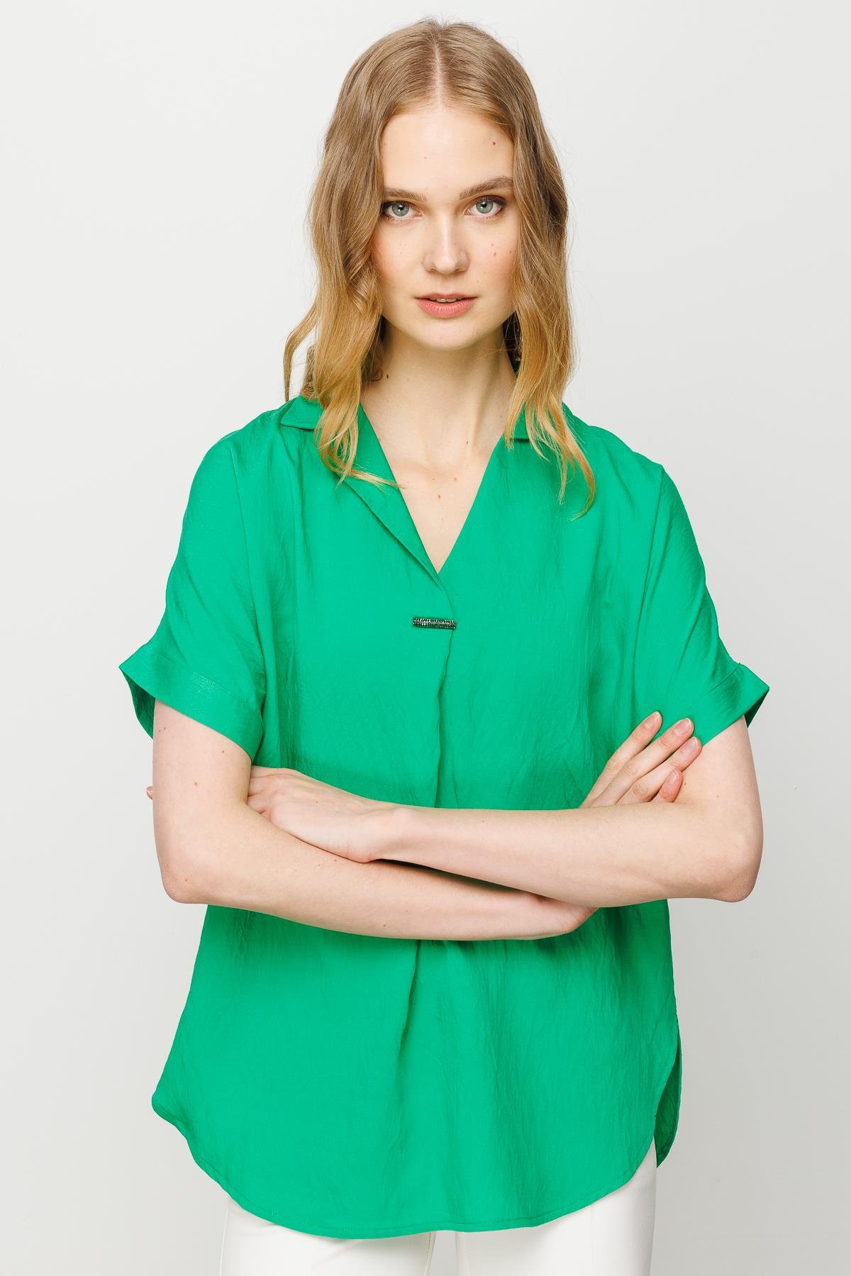 23459Kadın Gömlek Yaka Tokalı Penye T-shirt Yeşil