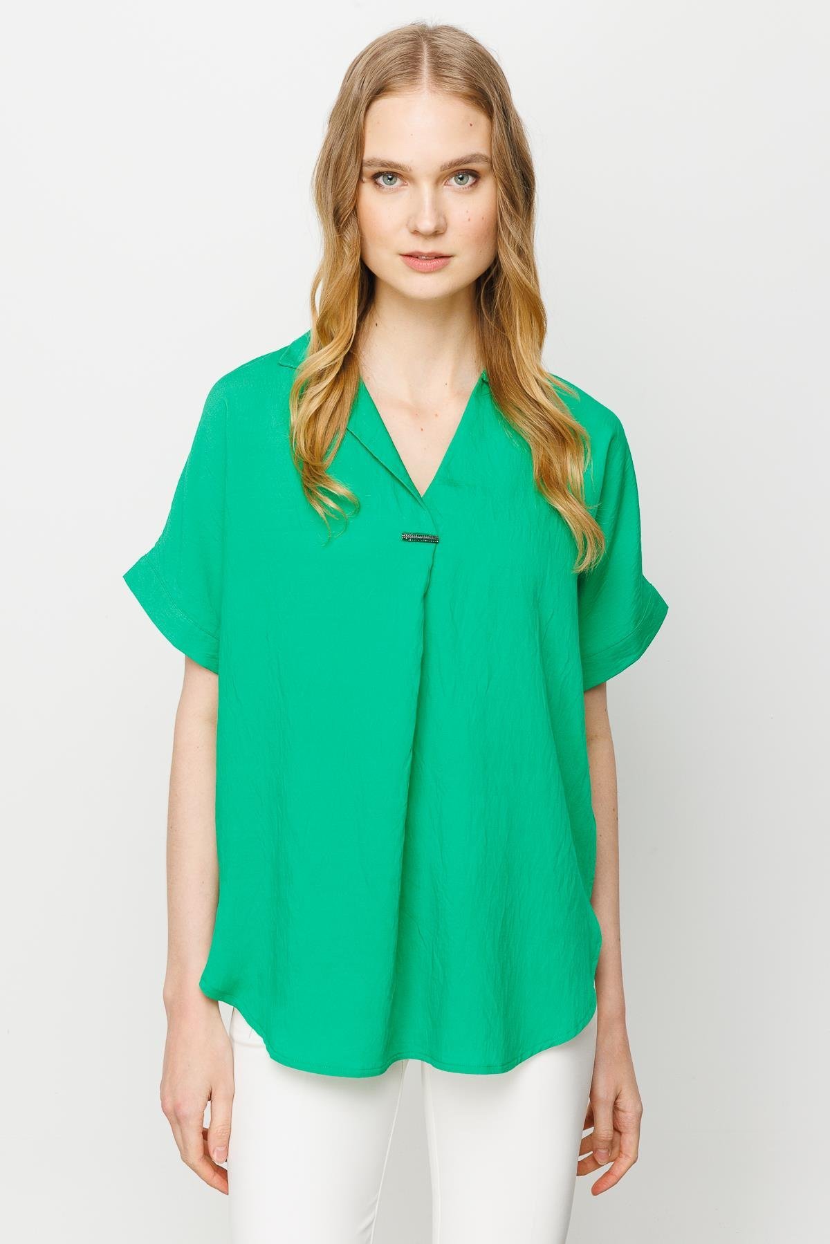 23459Kadın Gömlek Yaka Tokalı Penye T-shirt Yeşil