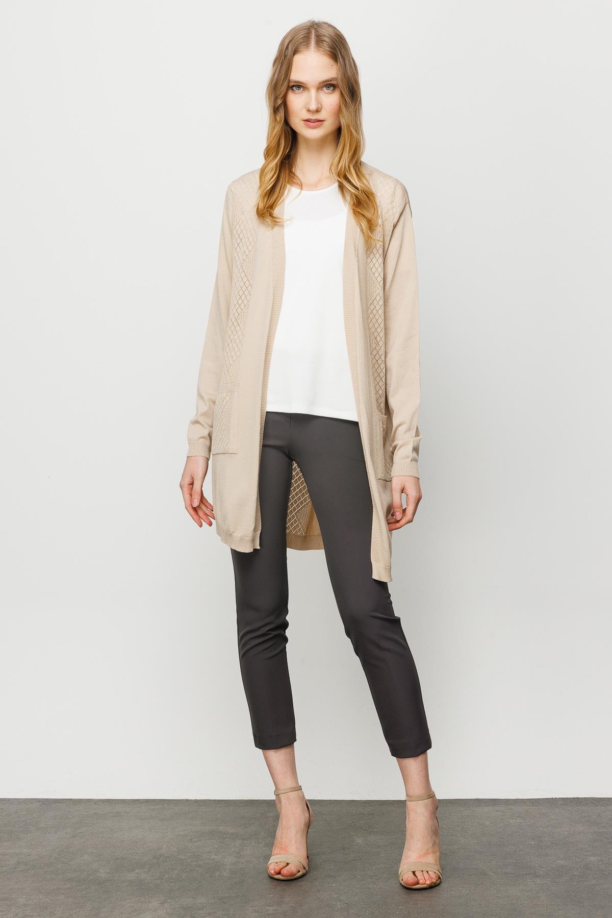 23352Kadın Önü ve Arkası Şeritli Yazlık Hırka Bej