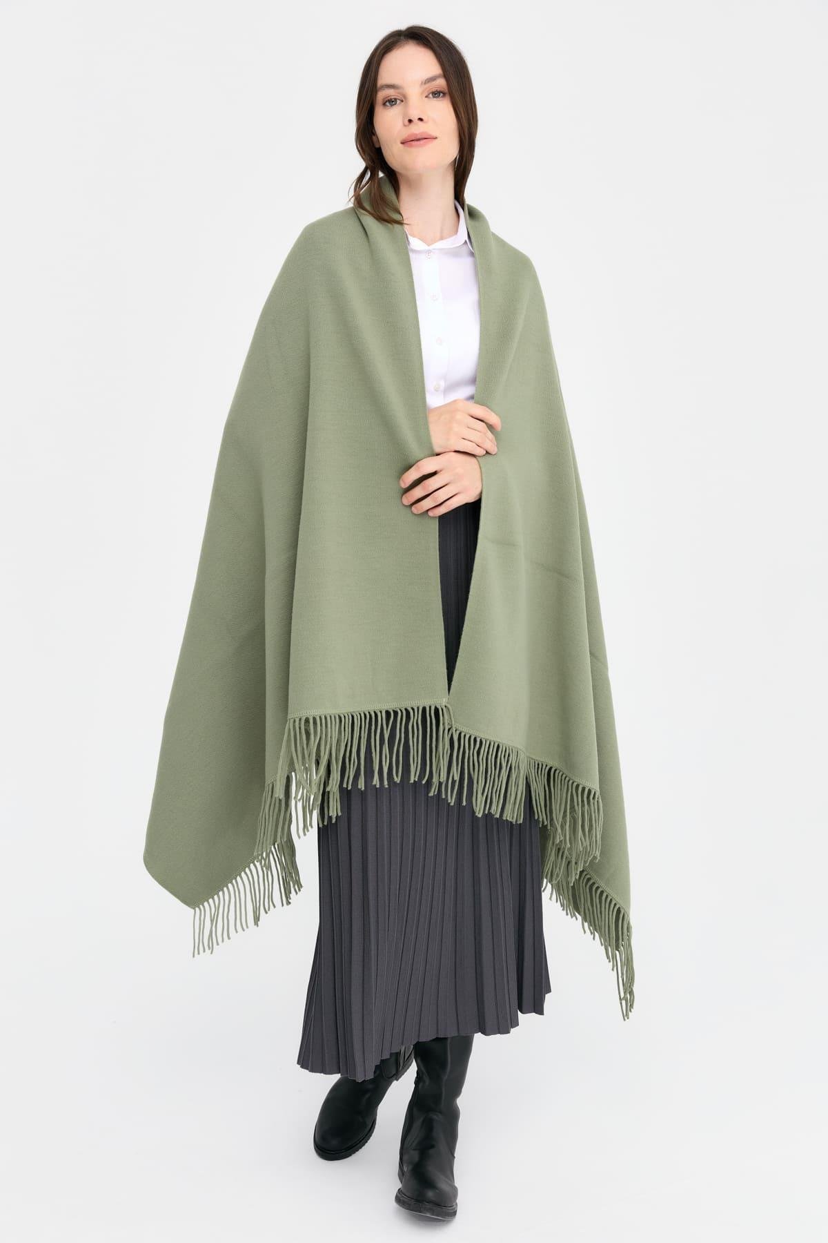 24030Kadın Ortası Çiçek İşlemeli Şal Çağla