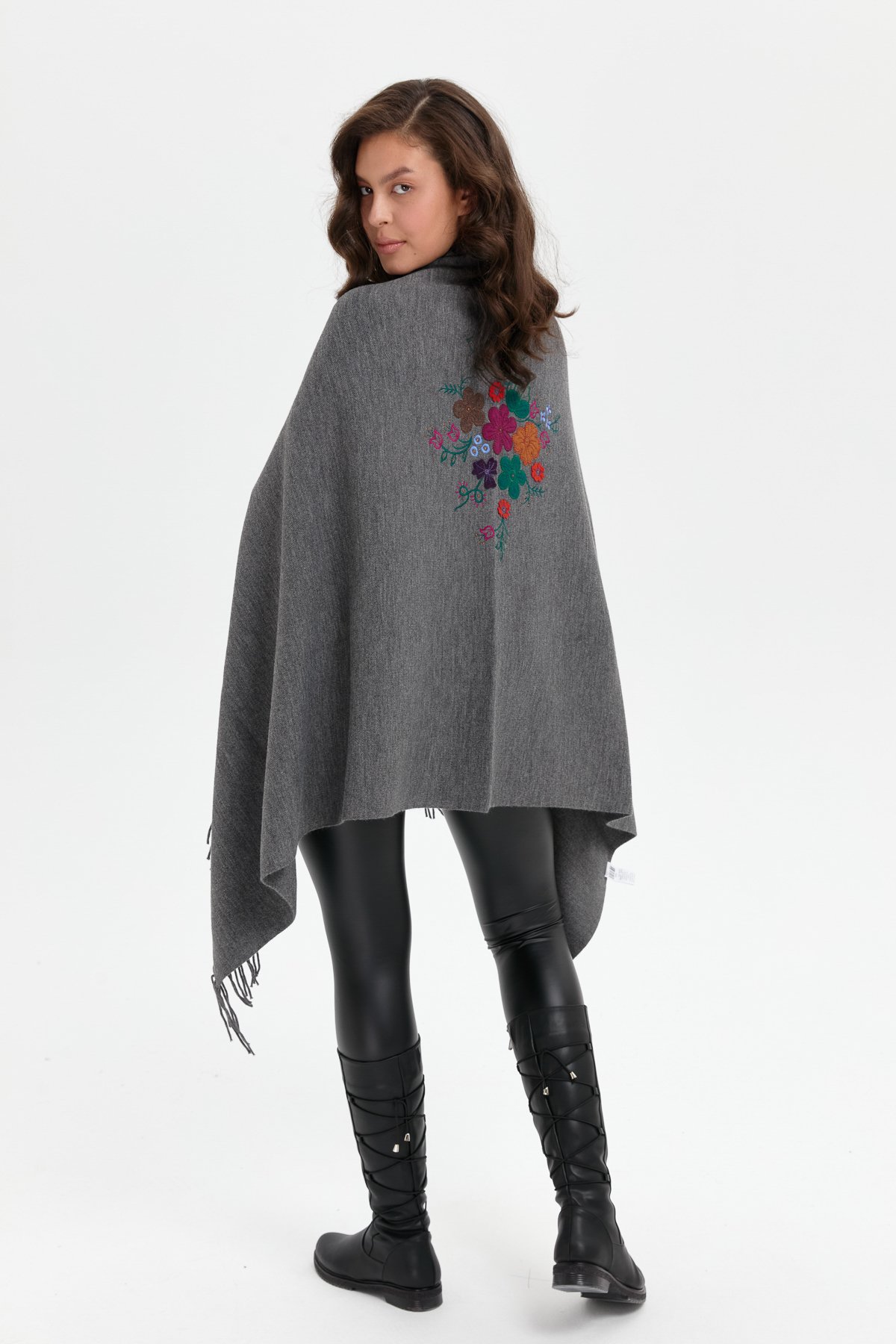24030Kadın Ortası Çiçek İşlemeli Şal G.Melanj