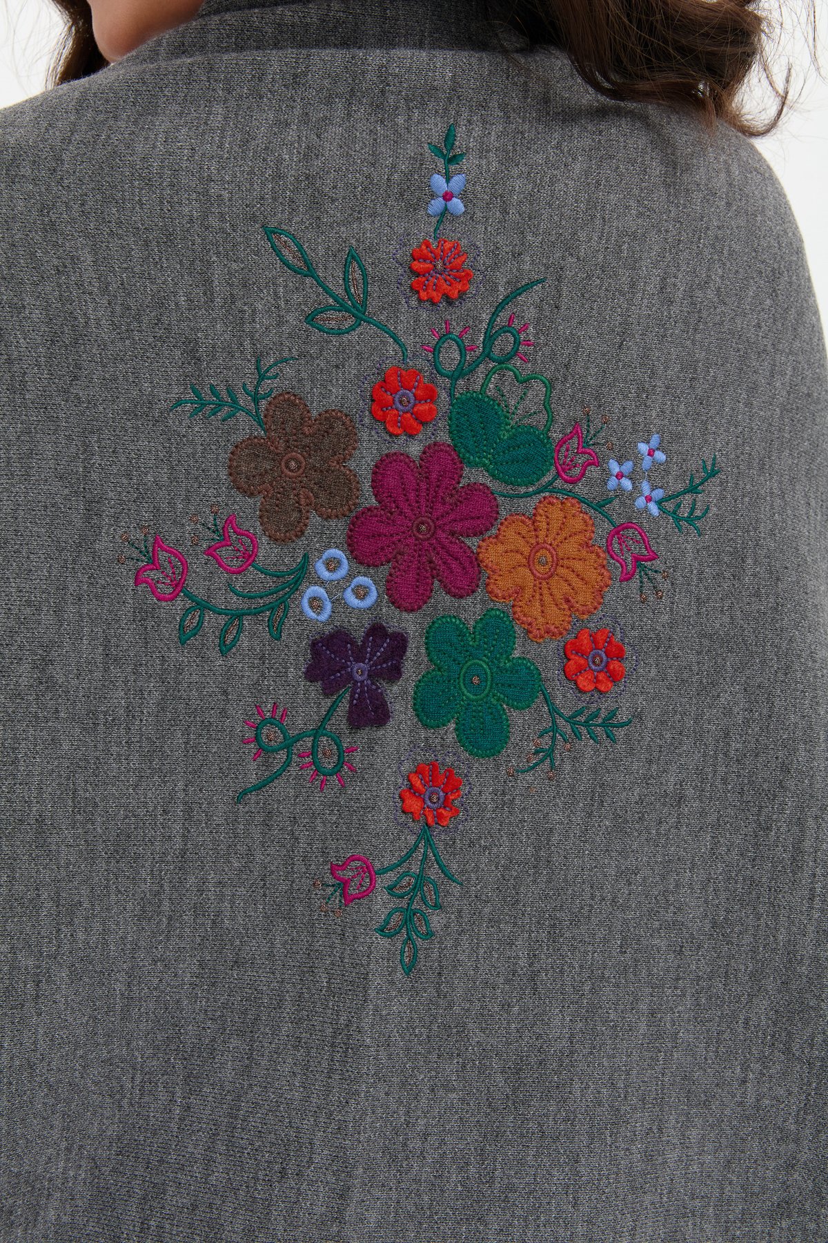 24030Kadın Ortası Çiçek İşlemeli Şal G.Melanj