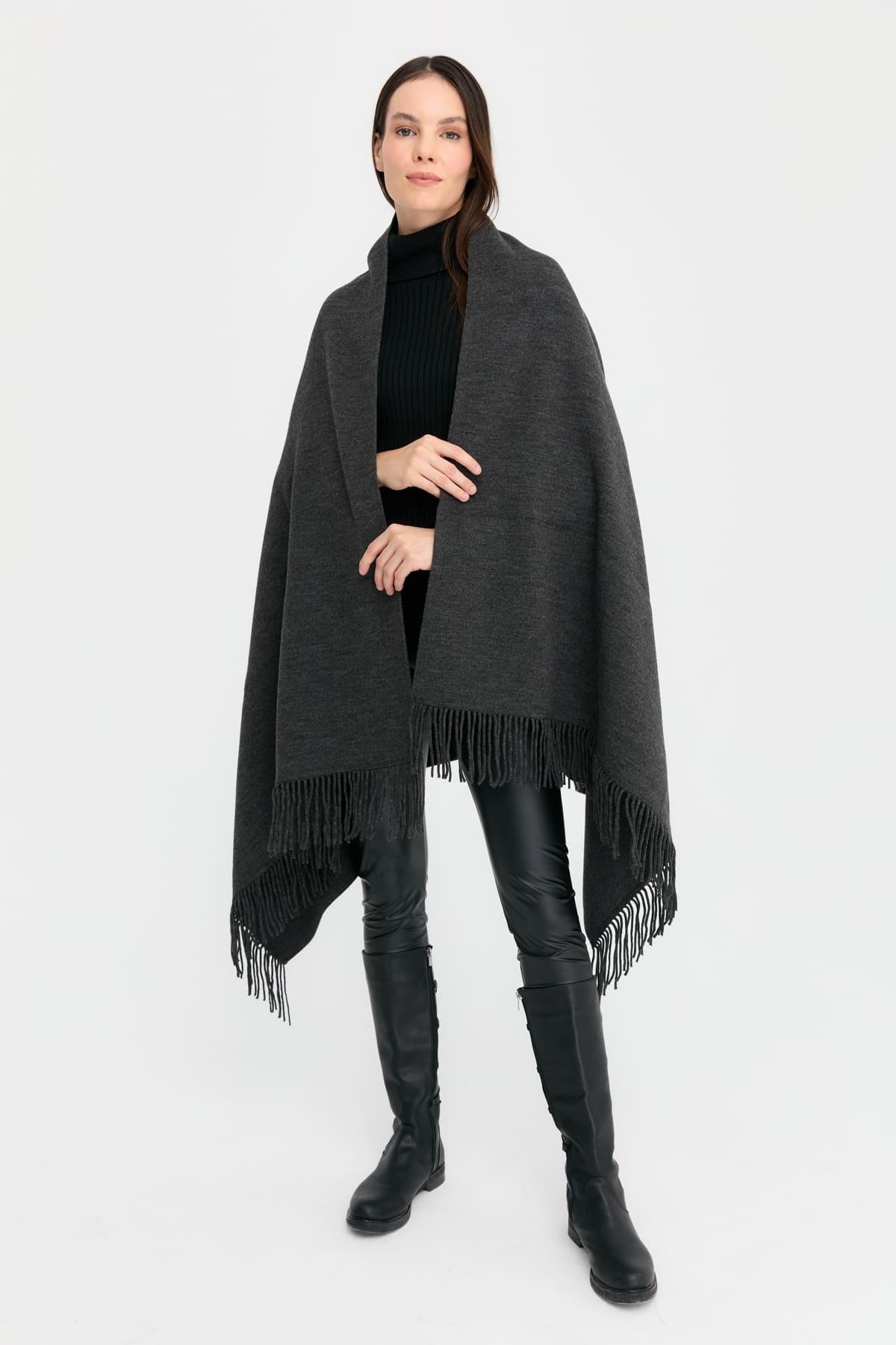 24030Kadın Ortası Çiçek İşlemeli Şal K.Füme