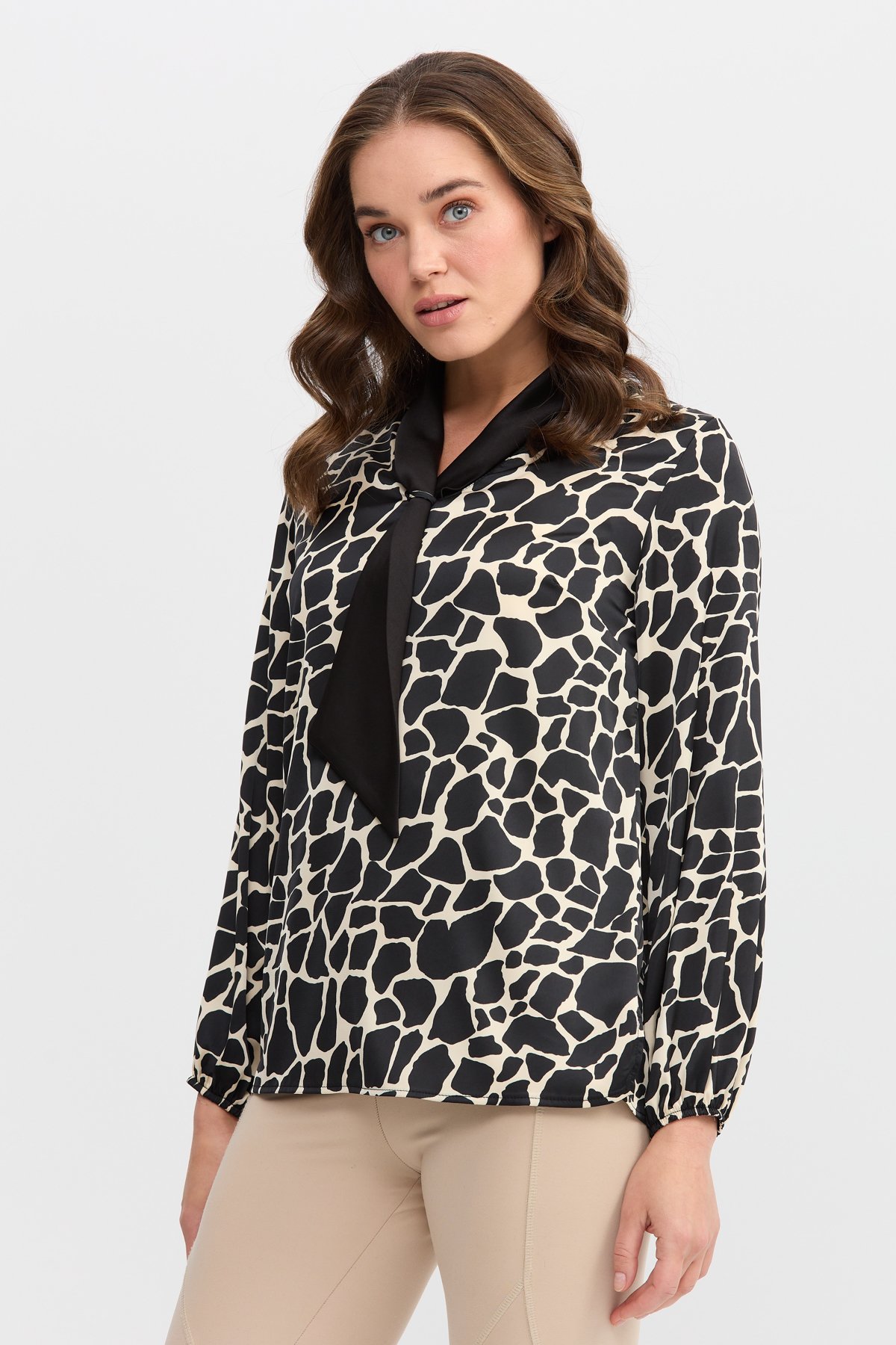 22809Kadın Örümcek Ağı Desenli Kravatlı Gömlek Siyah