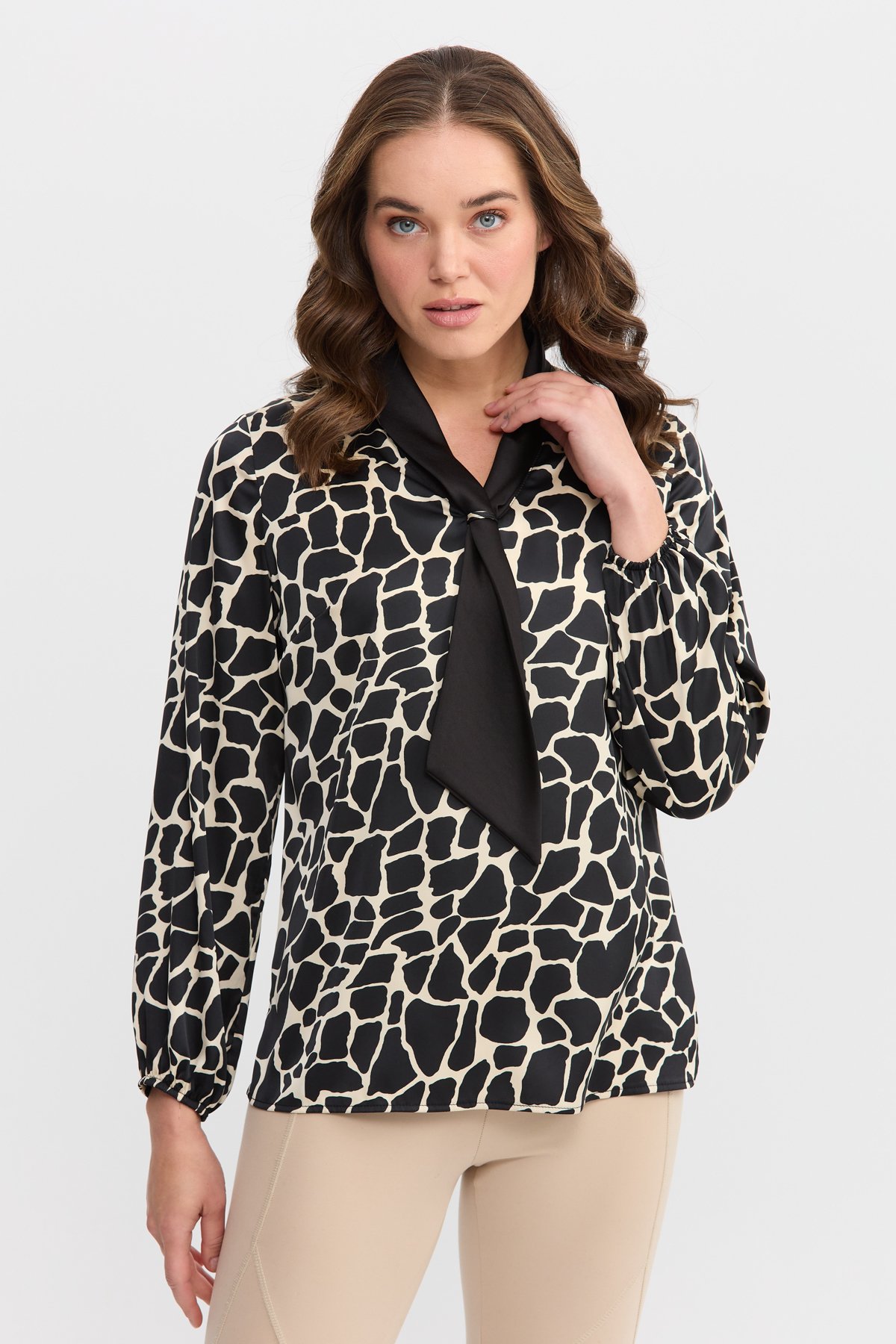 22809Kadın Örümcek Ağı Desenli Kravatlı Gömlek Siyah