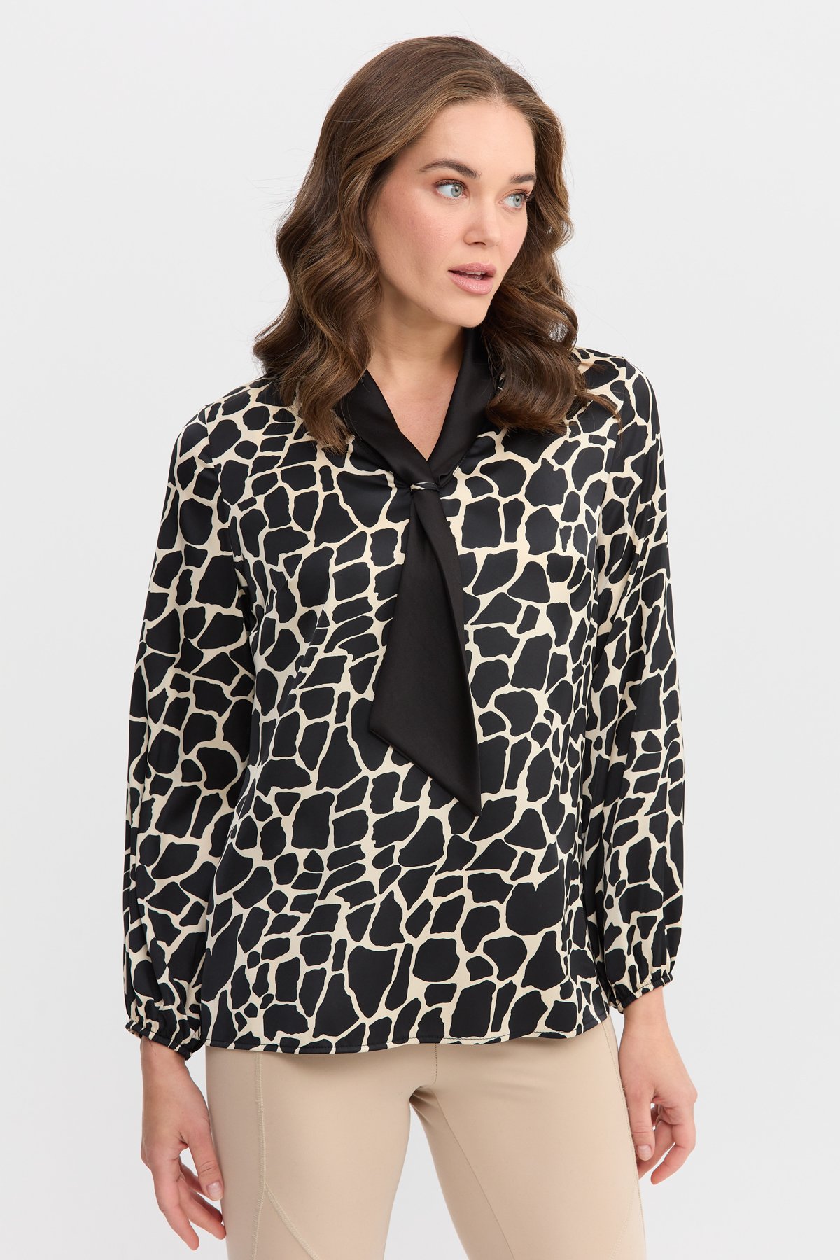 22809Kadın Örümcek Ağı Desenli Kravatlı Gömlek Siyah