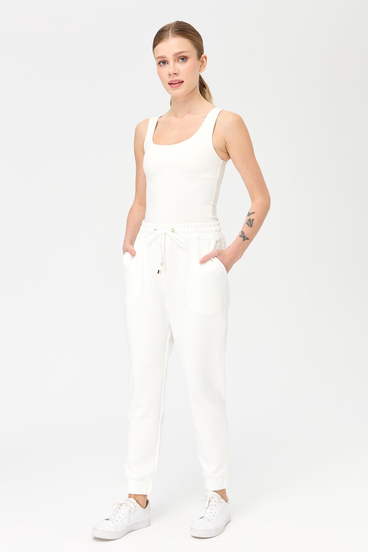 KMK23007Kadın Paça Arkası Lastikli Cepli Eşofman Pantolon Beyaz