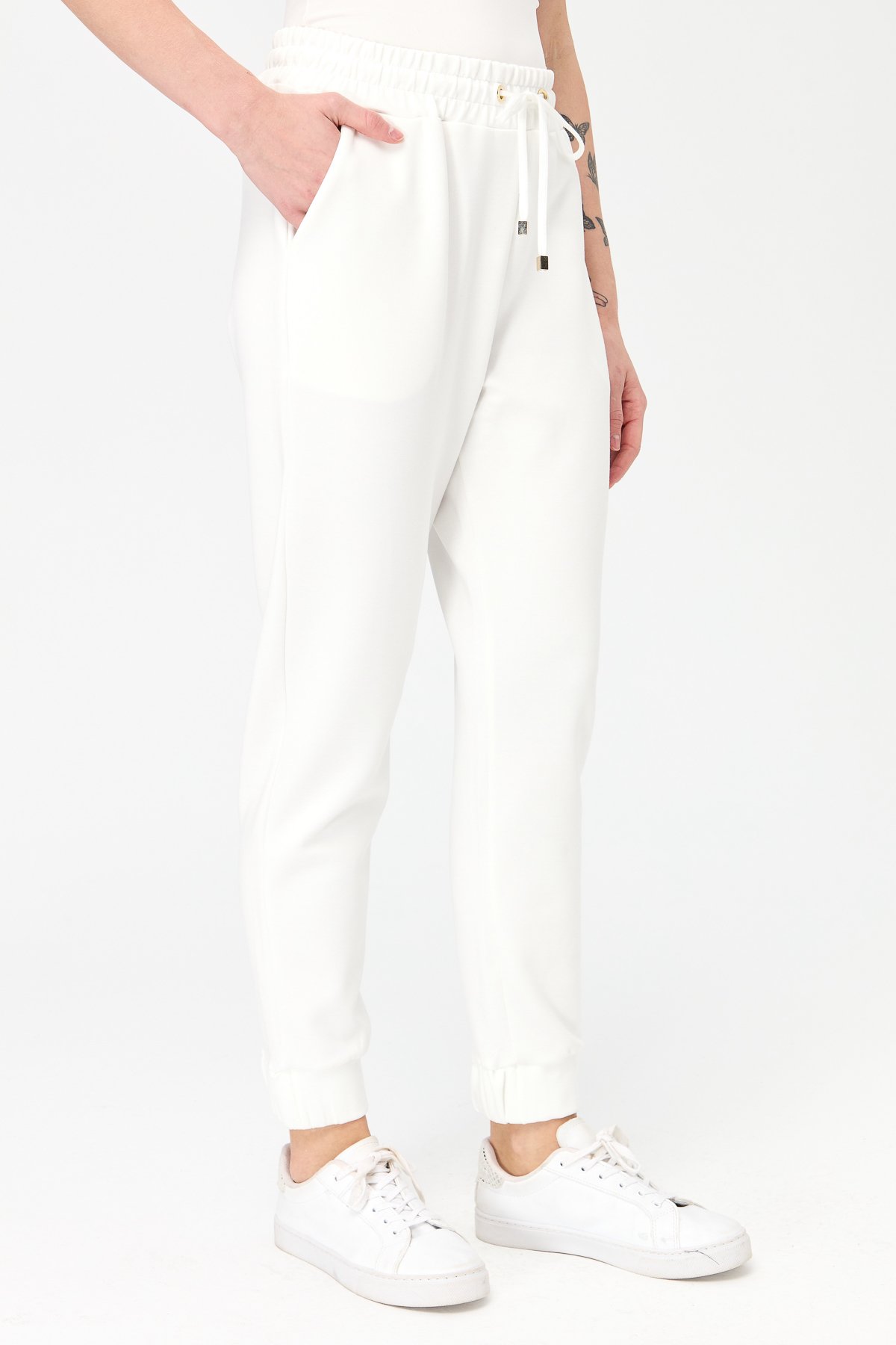 KMK23007Kadın Paça Arkası Lastikli Cepli Eşofman Pantolon Beyaz