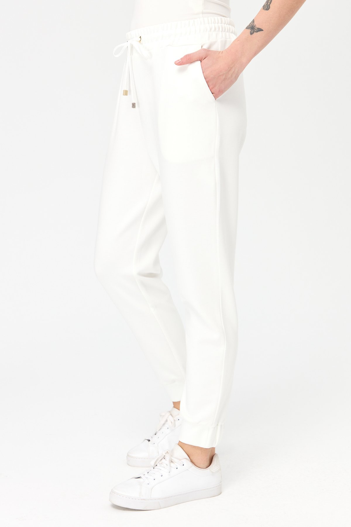 KMK23007Kadın Paça Arkası Lastikli Cepli Eşofman Pantolon Beyaz