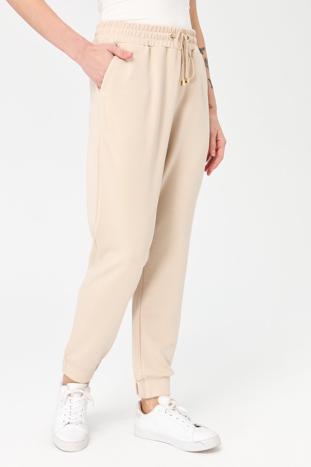 KMK23007Kadın Paça Arkası Lastikli Cepli Eşofman Pantolon Bej