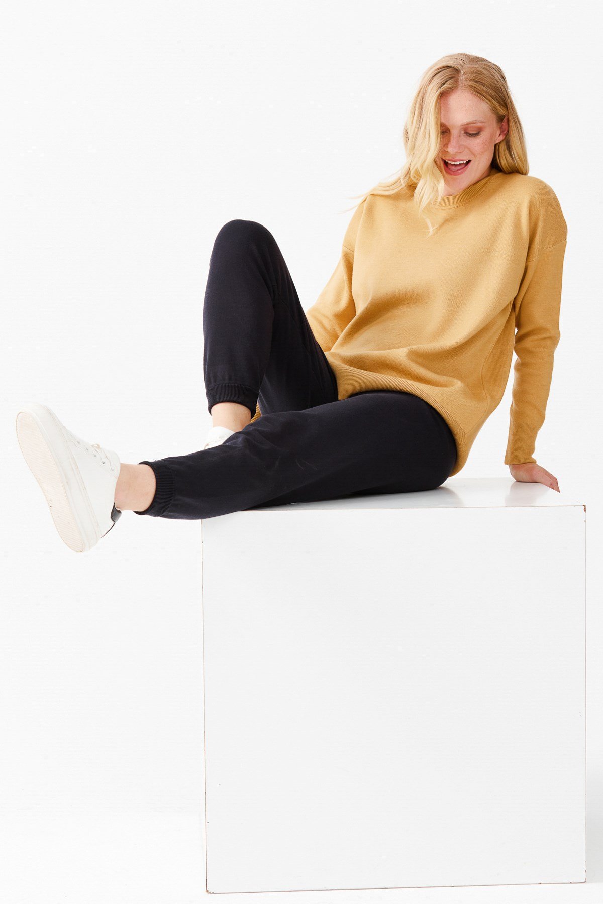 22301Women'S Trousers With An Elastic Band At The Bottom, Navy Blue