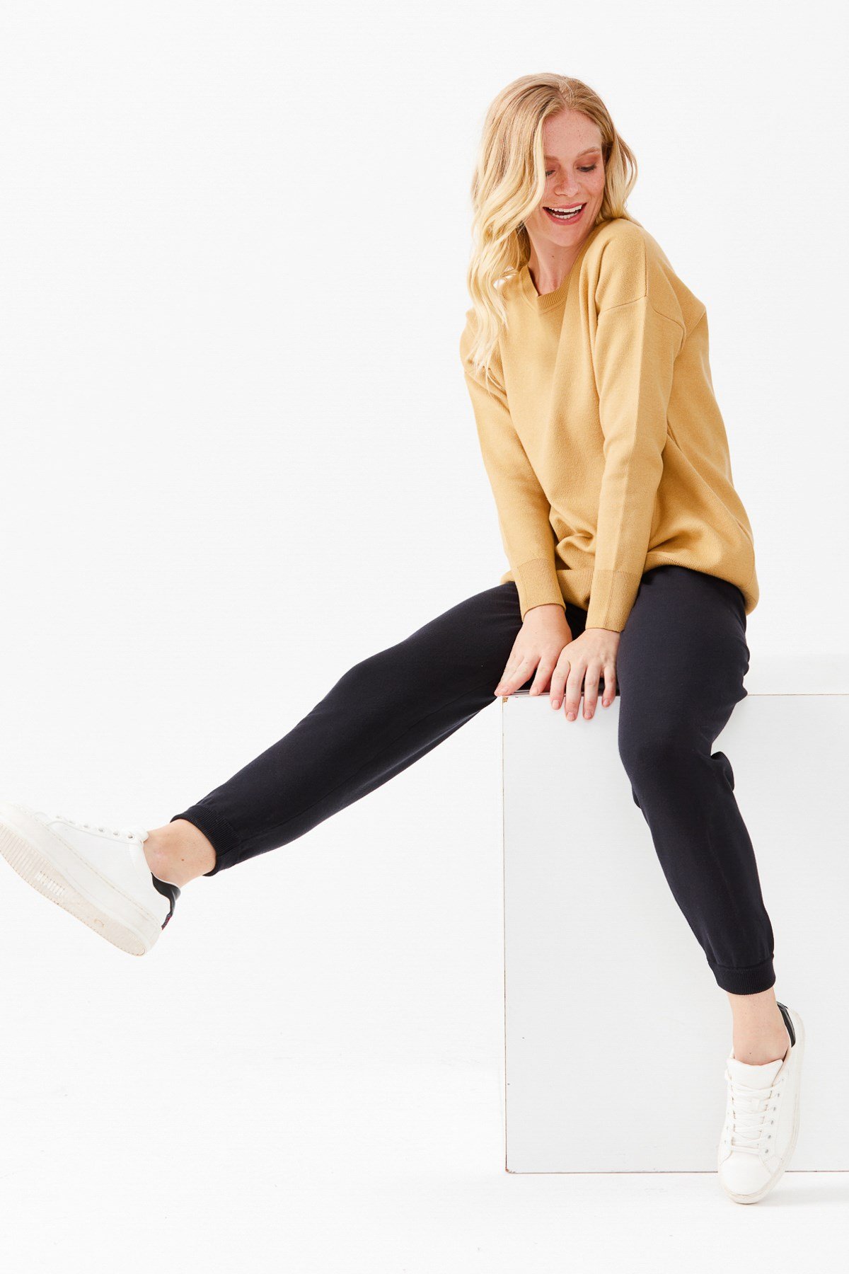 22301Women'S Trousers With An Elastic Band At The Bottom, Navy Blue