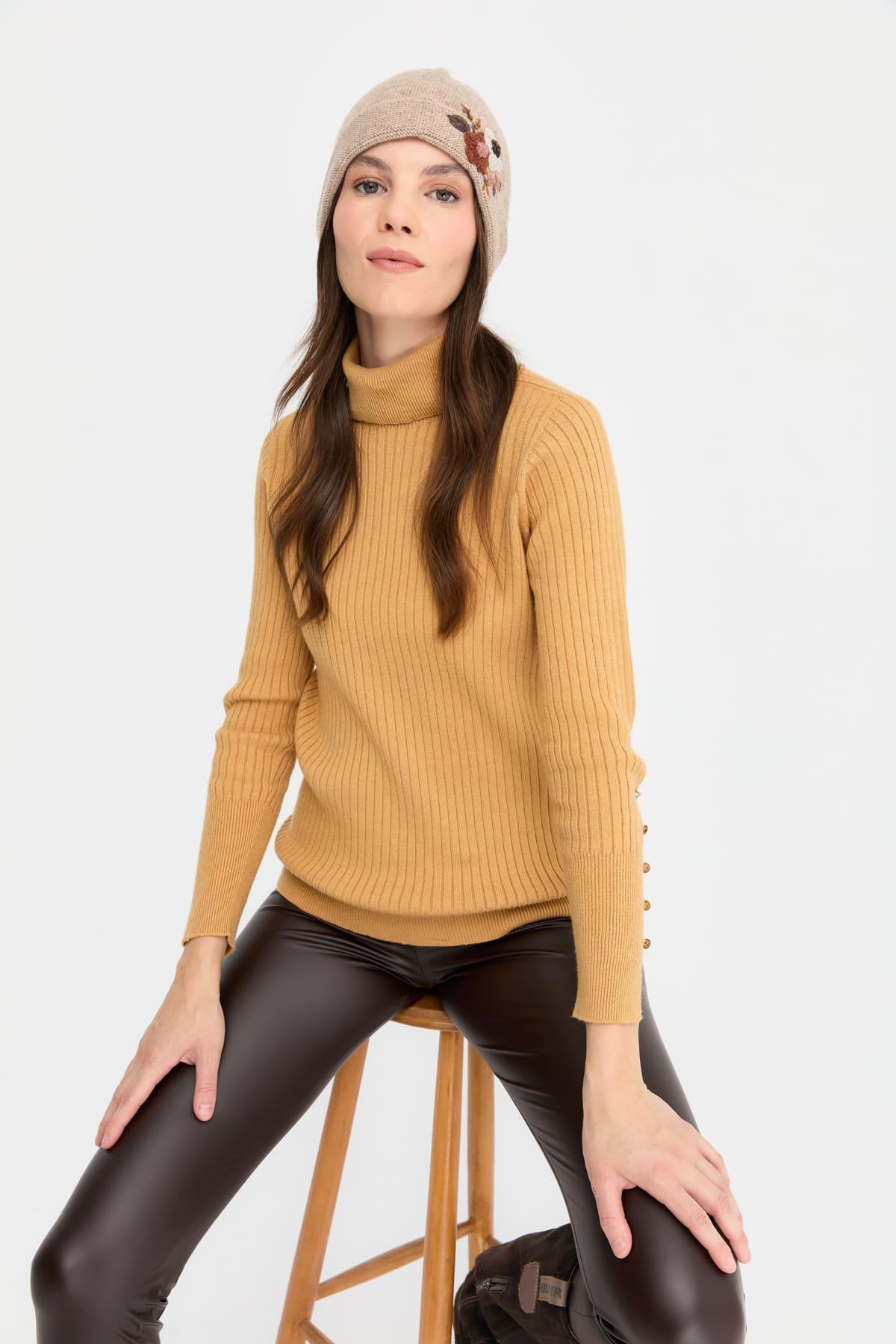 24026Kadın Papatya Çiçek İşlemeli Yün Bere K.Bej