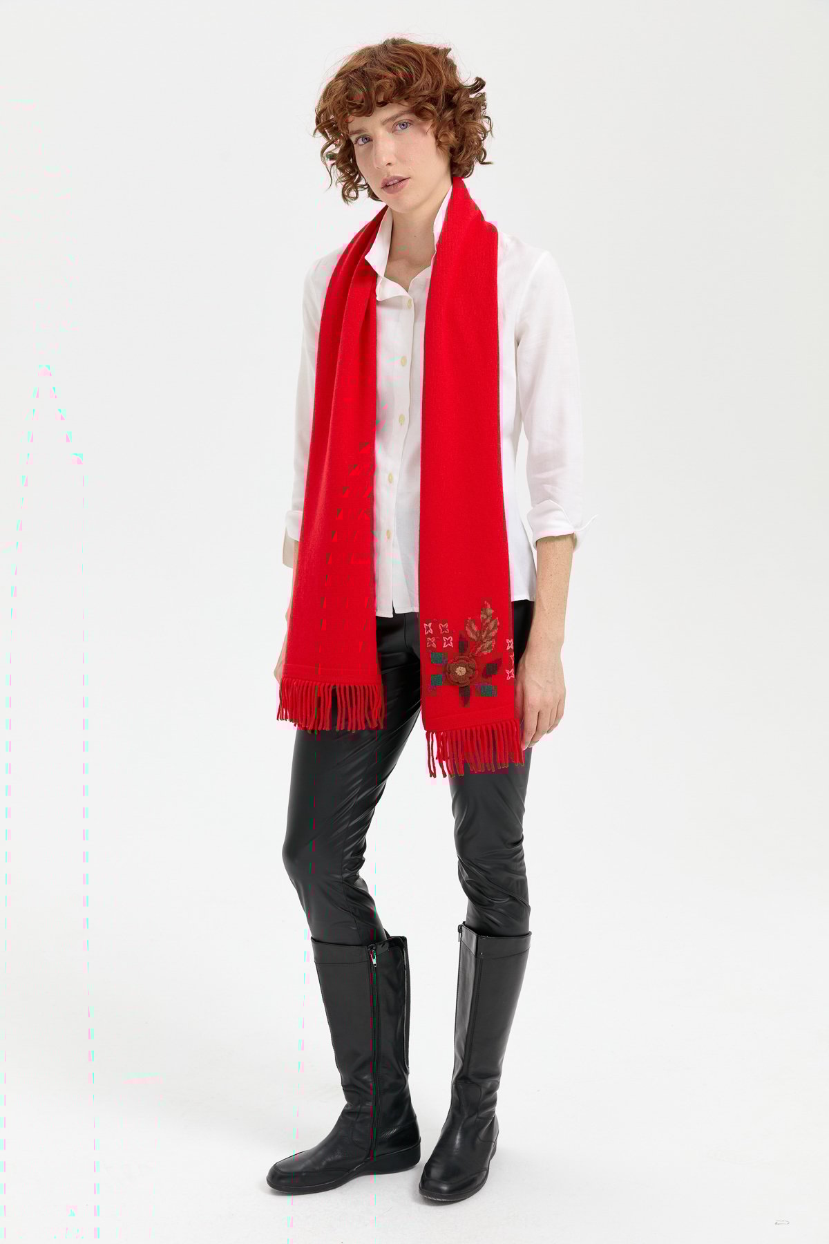 24027Kadın Papatya İşlemeli Püsküllü Yün Kaşkol Mercan